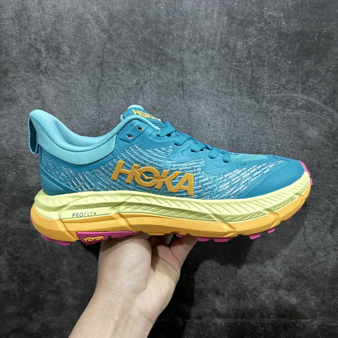 【公司级】HOKA ONE ONE Mafate Speed 4 飞速玛法特4代系列低帮轻量户外越野休闲运动慢跑鞋HOKA ONE ONE是来自美国的跑步鞋知名品牌，创立于2009年，始终致力于为所有跑者提供更新、更好的跑步装备。相比常规跑鞋，HOKA ONE ONE特别研发使用性能独特的几何形跑鞋中底，此种鞋底更厚、更高、回弹性也更好，除了卓越的缓冲性能，它还能为各种阶段的跑者带来更具动感、更加稳定的跑步体验。HOKAONE ONE从设计之初就清楚意识到，要保证跑者步幅的均匀一致，双脚自然而然的运动至关重要。n 尺码：36 36.5 37.5 38 39 40 40.5 41 42 42.5 43 44 45 46 编码：NM280300-莆田鞋批发中心