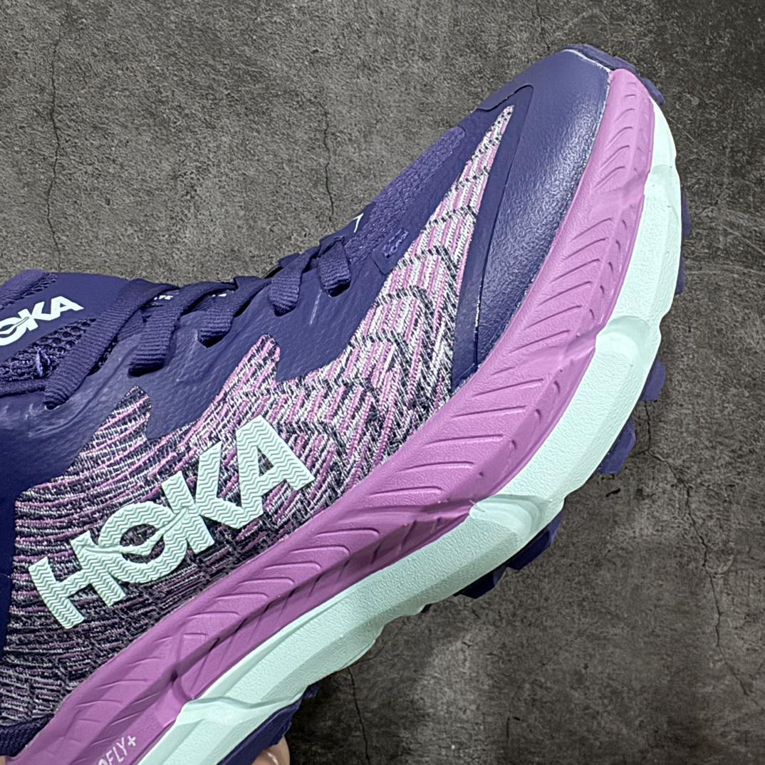 图片[6]-【公司级】HOKA ONE ONE Mafate Speed 4 飞速玛法特4代系列低帮轻量户外越野休闲运动慢跑鞋HOKA ONE ONE是来自美国的跑步鞋知名品牌，创立于2009年，始终致力于为所有跑者提供更新、更好的跑步装备。相比常规跑鞋，HOKA ONE ONE特别研发使用性能独特的几何形跑鞋中底，此种鞋底更厚、更高、回弹性也更好，除了卓越的缓冲性能，它还能为各种阶段的跑者带来更具动感、更加稳定的跑步体验。HOKAONE ONE从设计之初就清楚意识到，要保证跑者步幅的均匀一致，双脚自然而然的运动至关重要。n 尺码：36 36.5 37.5 38 39 40 40.5 41 42 42.5 43 44 45 46 编码：NM280300-莆田鞋批发中心