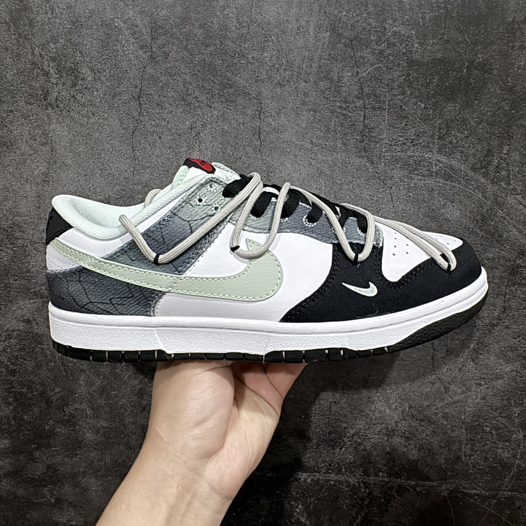 【定制版】Nk Dunk Low  暗纹高街风 黑白绿 SB绑带低帮休闲板鞋n#鞋款整体运用简约的黑白配色，撞色渐变豆绿色，更增高级感。后跟处采用渐变喷绘工艺，增加手绘暗纹图案，提升设计辨识度。 货号：DV0827-100 Size：36 36.5 37.5 38 38.5 39 40 40.5 41 42 42.5 43 44 44.5 45 46 编码：JP290310-鞋库