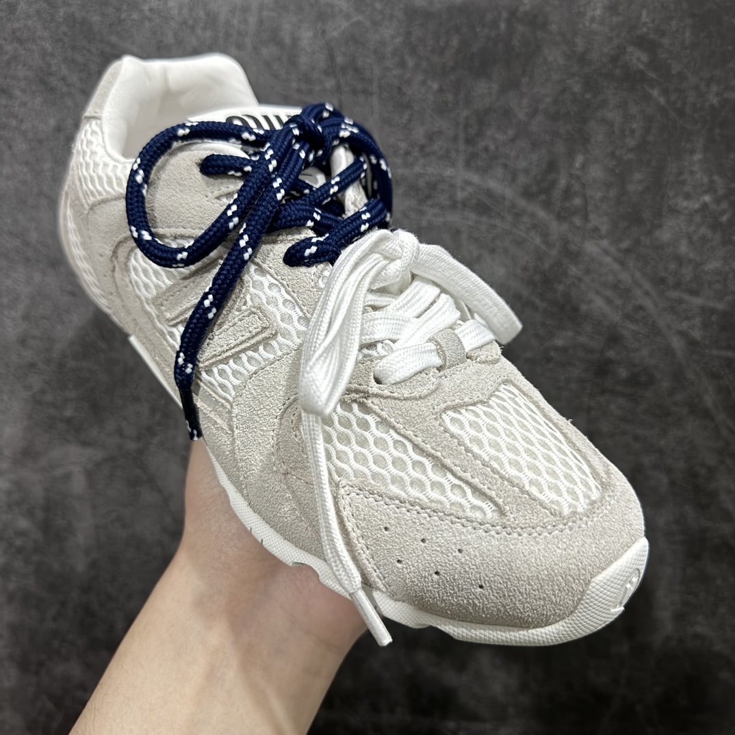 图片[3]-【广东纯原版本】Miumiu x New Balance NB24S联名款运动鞋  缪缪大秀上爆出的这双与New Balance 新百伦联名款运动 球鞋 后全球各大代购官网火爆上市.24s开春走秀场曝光、非常流行的美拉德配色平底鞋，双鞋带设计、独特风格，非常有质感！上脚非常轻便 百搭 全球以及国内社交平台已爆众多上脚图 多位顶级流量明星立捧n面料:  原版定制牛反绒n内里:  进口透网布拼接羊皮里n鞋底:  原版开模牛筋大底n底厚：2.5CM 尺码：35 36 37 38 39 40 编码：TL420440-鞋库