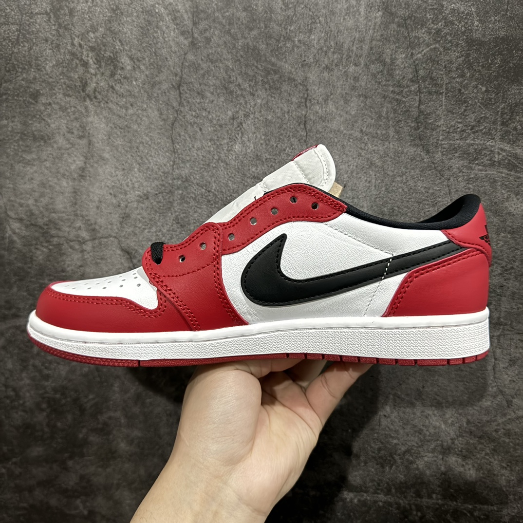 图片[2]-【DG纯原福利】 Air Jordan AJ1 Retro Low OG 白红 705329-101 十年一代莞产技术加持 市场OG低帮天花板 全套原纸板楦头开发 原厂特供皮料加持 确保原汁原味 完美呈现一代版型 一比一鞋头弧度高度鞋身弧度 数据细节工艺流程均保持原鞋一致 后跟弧度收口自然对折 极致一眼正品既视感 原厂皮料 进口玻璃冲刀皮料裁剪零毛边 承诺百分百一致原鞋 全鞋电脑针车工艺 鞋面清洁度最高QC检验标准 控制溢胶 飞翼3D高频深度立体 鞋盒、防尘纸 均采购来自原厂 尺码：40 40.5 41 42 42.5 43 44 44.5 45 46 47.5-选品中心