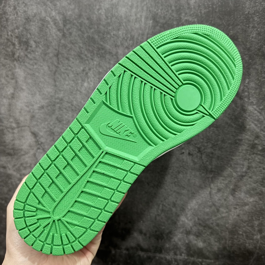 图片[9]-【DG纯原福利】Air Jordan AJ1 Retro High黑绿脚趾 凯尔特人 DZ5485-031 十年一代莞产技术加持 全套原纸板楦头开发 原厂特供皮料加持 确保原汁原味 完美呈现一代版型 一比一鞋头弧度高度鞋身弧度 数据细节工艺流程均保持原鞋一致 后跟弧度收口自然对折 极致一眼正品既视感 原厂皮料 进口玻璃冲刀皮料裁剪零毛边 承诺百分百一致原鞋 全鞋电脑针车工艺 鞋面清洁度最高QC检验标准 控制溢胶 飞翼3D高频深度立体 鞋盒、防尘纸 均采购来自原厂 尺码：40 42 42.5 43 44 44.5 45 46 47.5 48-选品中心