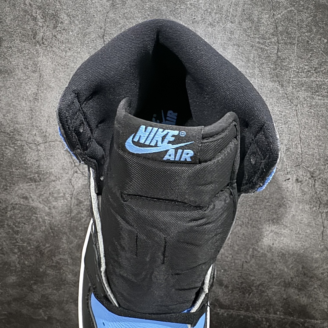 图片[8]-【DG纯原福利】Air Jordan AJ1 Retro High北卡蓝黑脚趾DZ5485-400 十年一代莞产技术加持 全套原纸板楦头开发 原厂特供皮料加持 确保原汁原味 完美呈现一代版型 一比一鞋头弧度高度鞋身弧度 数据细节工艺流程均保持原鞋一致 后跟弧度收口自然对折 极致一眼正品既视感 原厂皮料 进口玻璃冲刀皮料裁剪零毛边 承诺百分百一致原鞋 全鞋电脑针车工艺 鞋面清洁度最高QC检验标准 控制溢胶 飞翼3D高频深度立体 鞋盒、防尘纸 均采购来自原厂 尺码：40 42 42.5 43 44 44.5 45 46 47.5 48-选品中心
