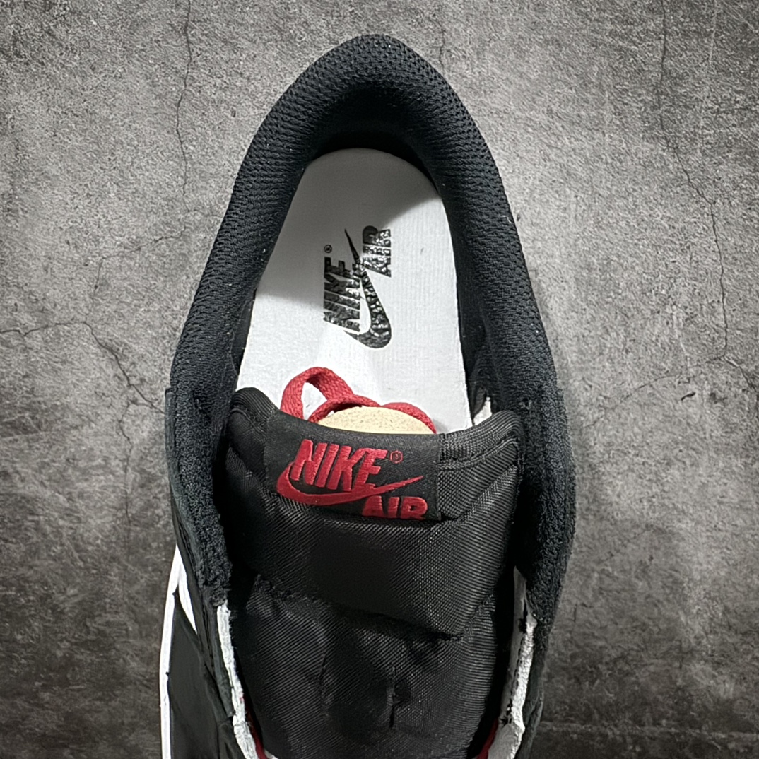 图片[8]-【DG纯原福利】 Air Jordan AJ1 Retro Low OG 白红 705329-101 十年一代莞产技术加持 市场OG低帮天花板 全套原纸板楦头开发 原厂特供皮料加持 确保原汁原味 完美呈现一代版型 一比一鞋头弧度高度鞋身弧度 数据细节工艺流程均保持原鞋一致 后跟弧度收口自然对折 极致一眼正品既视感 原厂皮料 进口玻璃冲刀皮料裁剪零毛边 承诺百分百一致原鞋 全鞋电脑针车工艺 鞋面清洁度最高QC检验标准 控制溢胶 飞翼3D高频深度立体 鞋盒、防尘纸 均采购来自原厂 尺码：40 40.5 41 42 42.5 43 44 44.5 45 46 47.5-选品中心