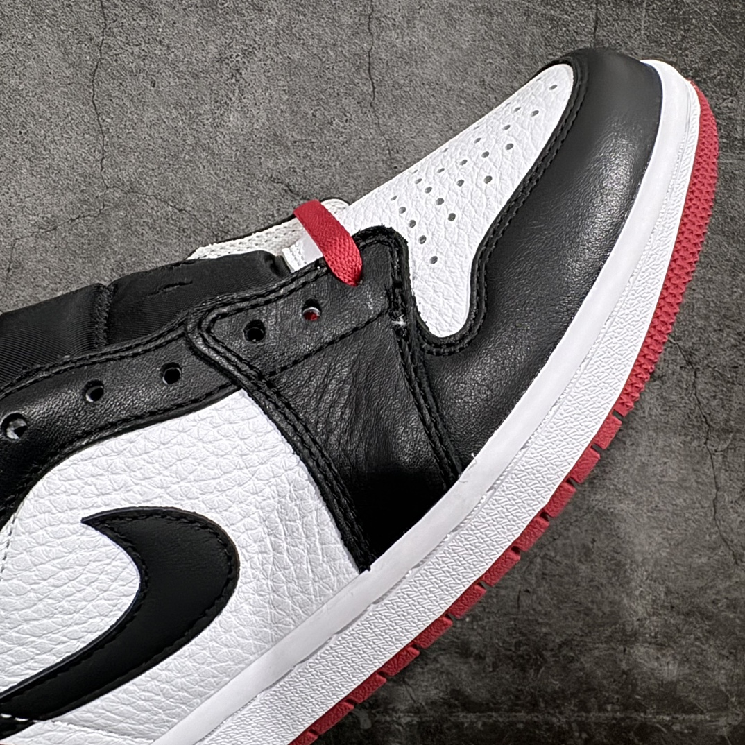 图片[6]-【DG纯原福利】 Air Jordan AJ1 Retro Low OG 白红 705329-101 十年一代莞产技术加持 市场OG低帮天花板 全套原纸板楦头开发 原厂特供皮料加持 确保原汁原味 完美呈现一代版型 一比一鞋头弧度高度鞋身弧度 数据细节工艺流程均保持原鞋一致 后跟弧度收口自然对折 极致一眼正品既视感 原厂皮料 进口玻璃冲刀皮料裁剪零毛边 承诺百分百一致原鞋 全鞋电脑针车工艺 鞋面清洁度最高QC检验标准 控制溢胶 飞翼3D高频深度立体 鞋盒、防尘纸 均采购来自原厂 尺码：40 40.5 41 42 42.5 43 44 44.5 45 46 47.5-选品中心