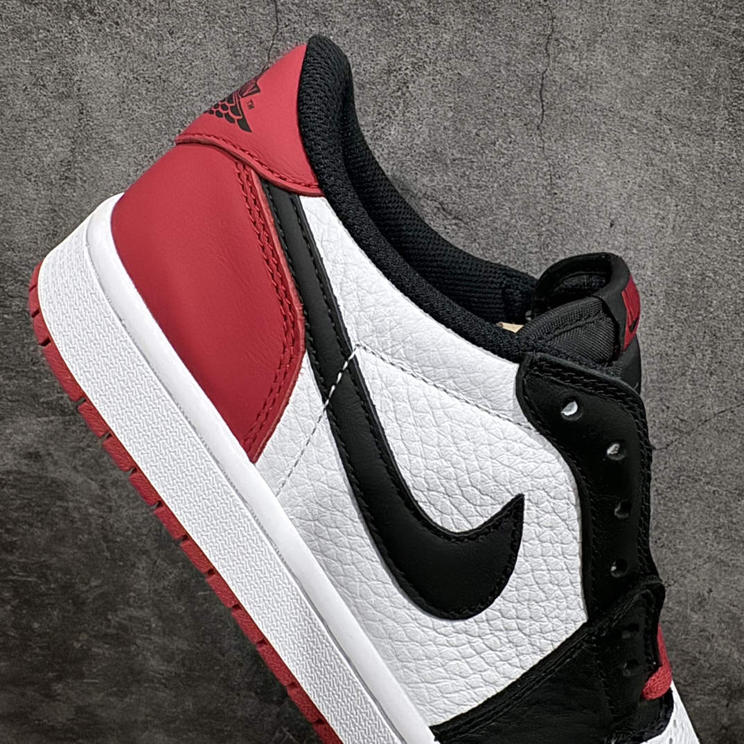 图片[7]-【DG纯原福利】 Air Jordan AJ1 Retro Low OG 白红 705329-101 十年一代莞产技术加持 市场OG低帮天花板 全套原纸板楦头开发 原厂特供皮料加持 确保原汁原味 完美呈现一代版型 一比一鞋头弧度高度鞋身弧度 数据细节工艺流程均保持原鞋一致 后跟弧度收口自然对折 极致一眼正品既视感 原厂皮料 进口玻璃冲刀皮料裁剪零毛边 承诺百分百一致原鞋 全鞋电脑针车工艺 鞋面清洁度最高QC检验标准 控制溢胶 飞翼3D高频深度立体 鞋盒、防尘纸 均采购来自原厂 尺码：40 40.5 41 42 42.5 43 44 44.5 45 46 47.5-选品中心