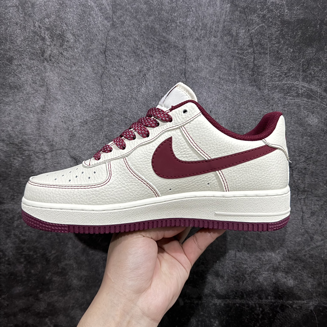 240 Nike Air Force 1 Low 07 x Stussy 斯图西白酒红满天星 UN2395-523