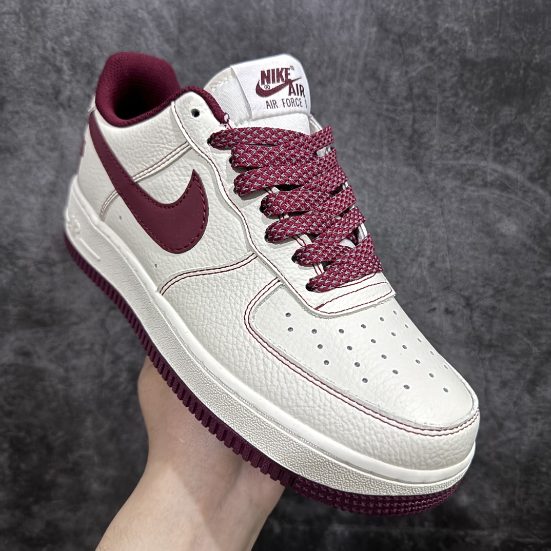 240 Nike Air Force 1 Low 07 x Stussy 斯图西白酒红满天星 UN2395-523