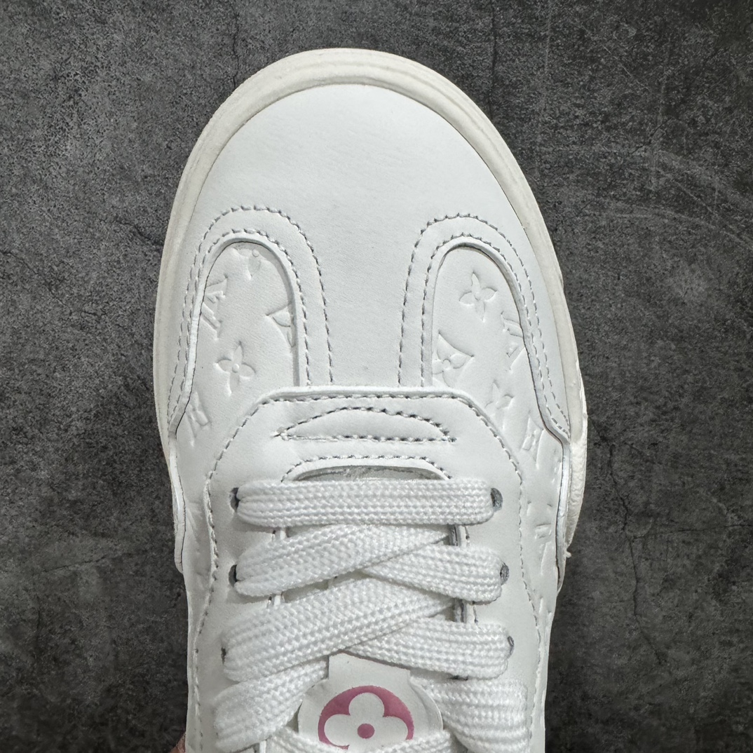 380 路易威登Louis Vuitton Groovy Platform Low Sneaker 时髦增高休闲小白运动鞋“白粉尾压纹LV老花龙年挂饰”