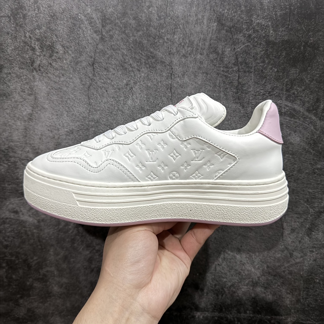 380 路易威登Louis Vuitton Groovy Platform Low Sneaker 时髦增高休闲小白运动鞋“白粉尾压纹LV老花龙年挂饰”