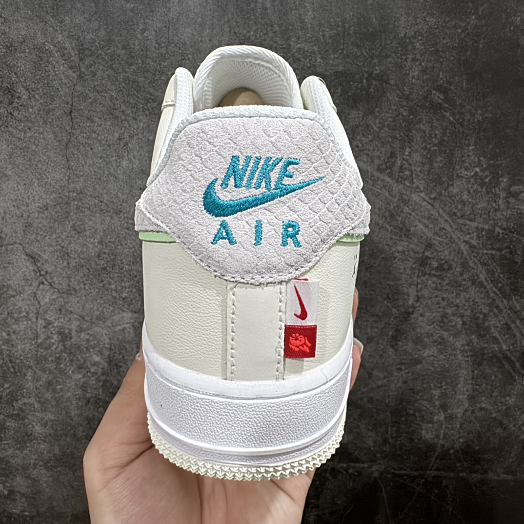 240 NK Air Force 1 CNY 龙年限定 米白灰绿 空军一号低帮休闲板鞋  FZ5052-131