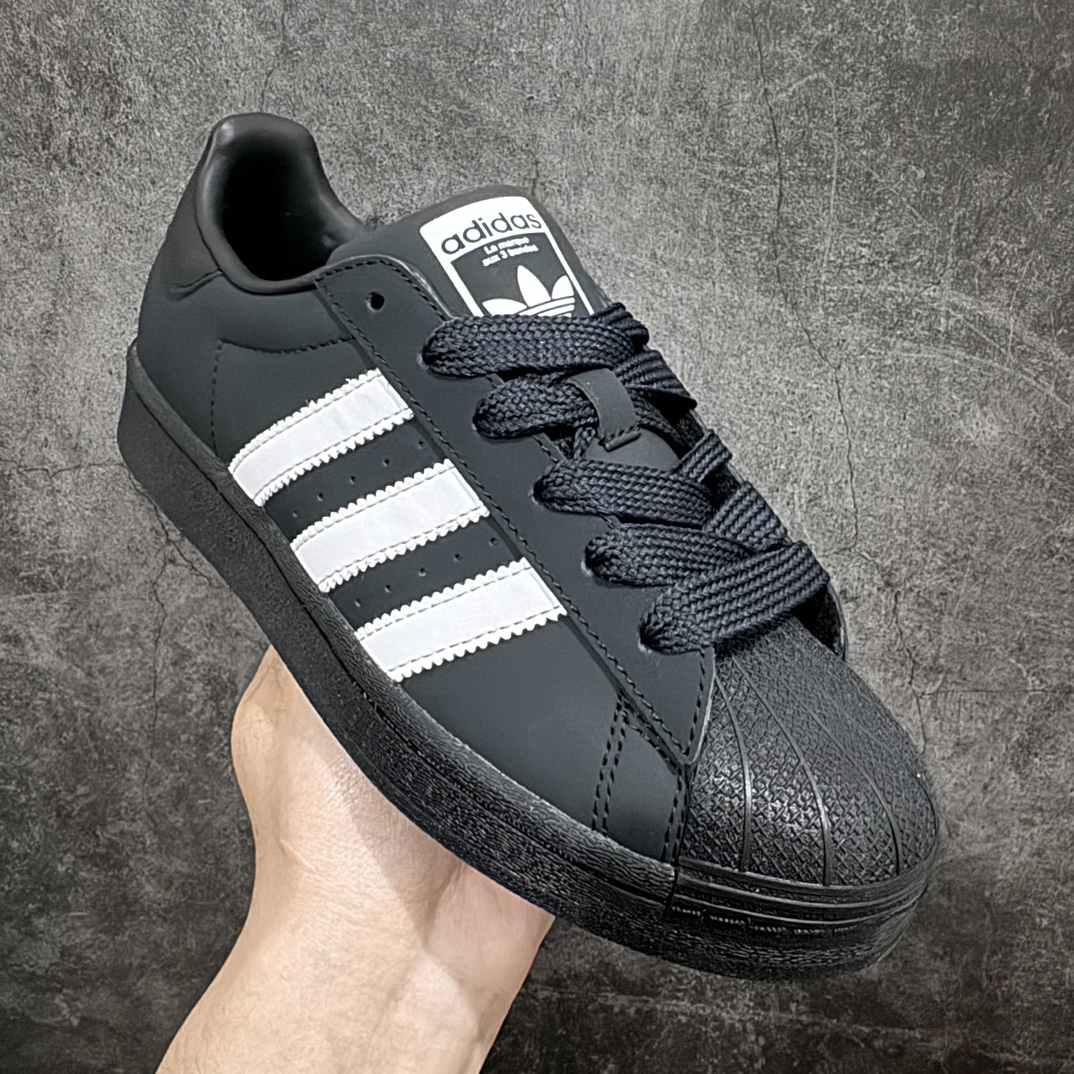 图片[3]-【公司级】adidas originals Superstar OG 防滑 减震 低帮 板鞋 男女同款  黑白色n此款鞋采用近几年比较流行的版型设计，外观时尚大气。鞋底采用耐磨的材质，穿上它，让您感觉到舒适的体验。nn#独家原版原盒 原底原料 开模打造n#原厂织唛鞋标 高精密准度n#原楦原纸板开发 匹配原版98%以上n#后跟垫棉独家呈现 反口里弧度正确n#原厂鞋垫 背胶 后跟电绣针数 与正品一致n#原厂皮料 原厂车缝线 质感无敌#皮料切割干净 无任何毛边 清洁度细节完美 货号：ID0996nSIZE：35 36 36.5 37.5 38 38.5 39 40 40.5 41 42 42.5 43 44 44.5 45 编码：H11200220-鞋库