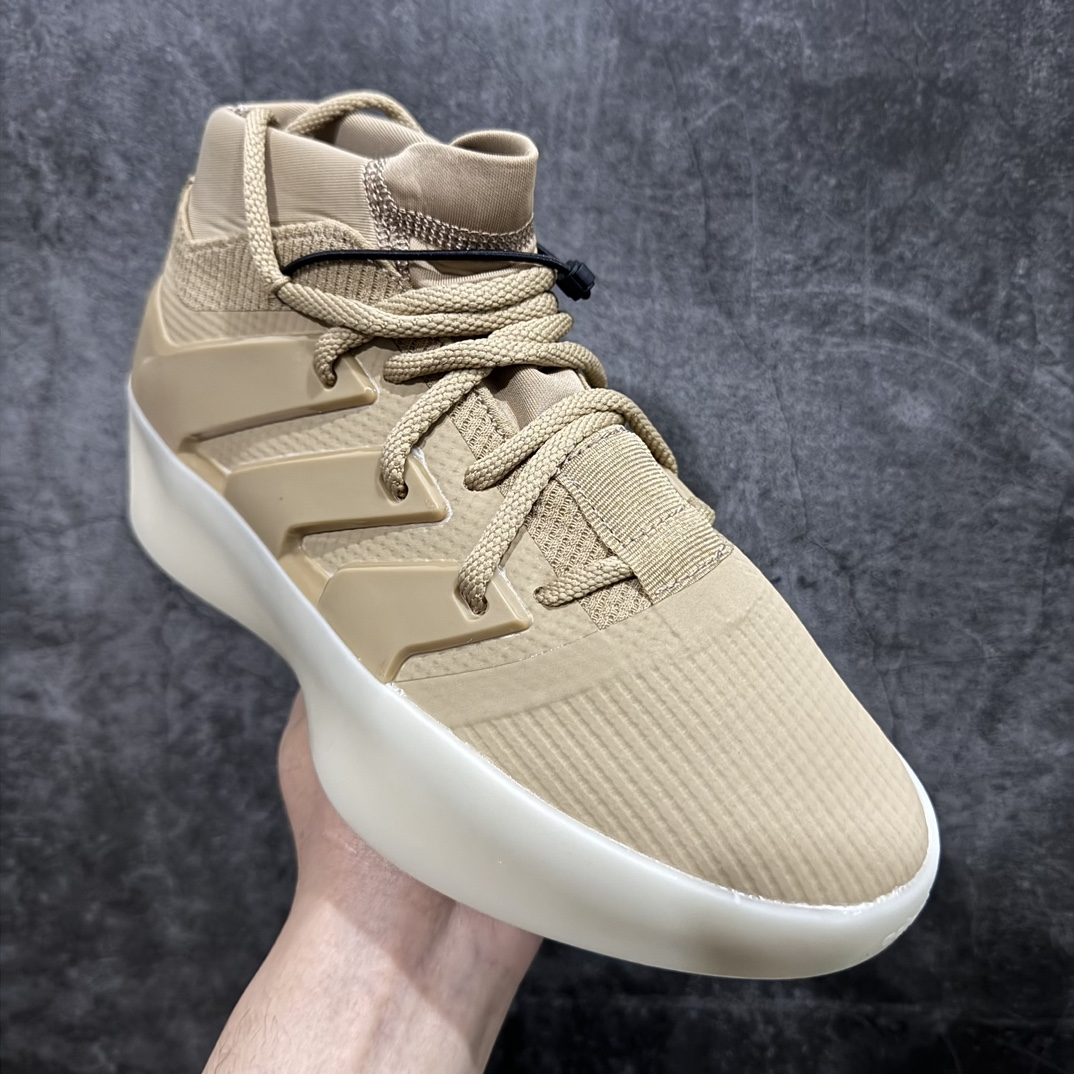 图片[3]-【纯原版】 Fear of God Athletics x Adidas Basketball FOG联名高帮篮球鞋 IE6177n年度大戏 匠心打造 开发时长超过半年 独家私模百万磨具冲刀加持 广硕原厂全套原纸板楦头开发 原厂特供皮料加持 确保原汁原味 Jerry Lorenzo备受期待的Fear of God Athletics I Basketball系列首发推出 恰如其分地命名为\”The One\”终于首次亮相 此次发布的焦点是迷人的 Carbon 碳黑配色 无缝融合了时尚和运动领域 为了体现Fear of God的独特风格 I Basketball通过时尚的低帮和独特的半透明橡胶外底展示其身份 同时以优质针织鞋面搭配氯丁橡胶鞋领和脚踝松紧绳 提升舒适度和灵活性 外搭TPU薄膜覆面 搭配Lightstrike中底 缔造顶级舒适度 该设计融入了标志性元素 如3条纹模鞋侧支撑 灵感来自Adidas三道杆 其他细节包括鞋头上的浮雕Adidas标志和鞋跟上的黑条 带有Fear of God标志SIZE：36 36.5 37.5 38 38.5 39 40 40.5 41 42 42.5 43 44 44.5 45 46 47 编码：LDS460480-鞋库