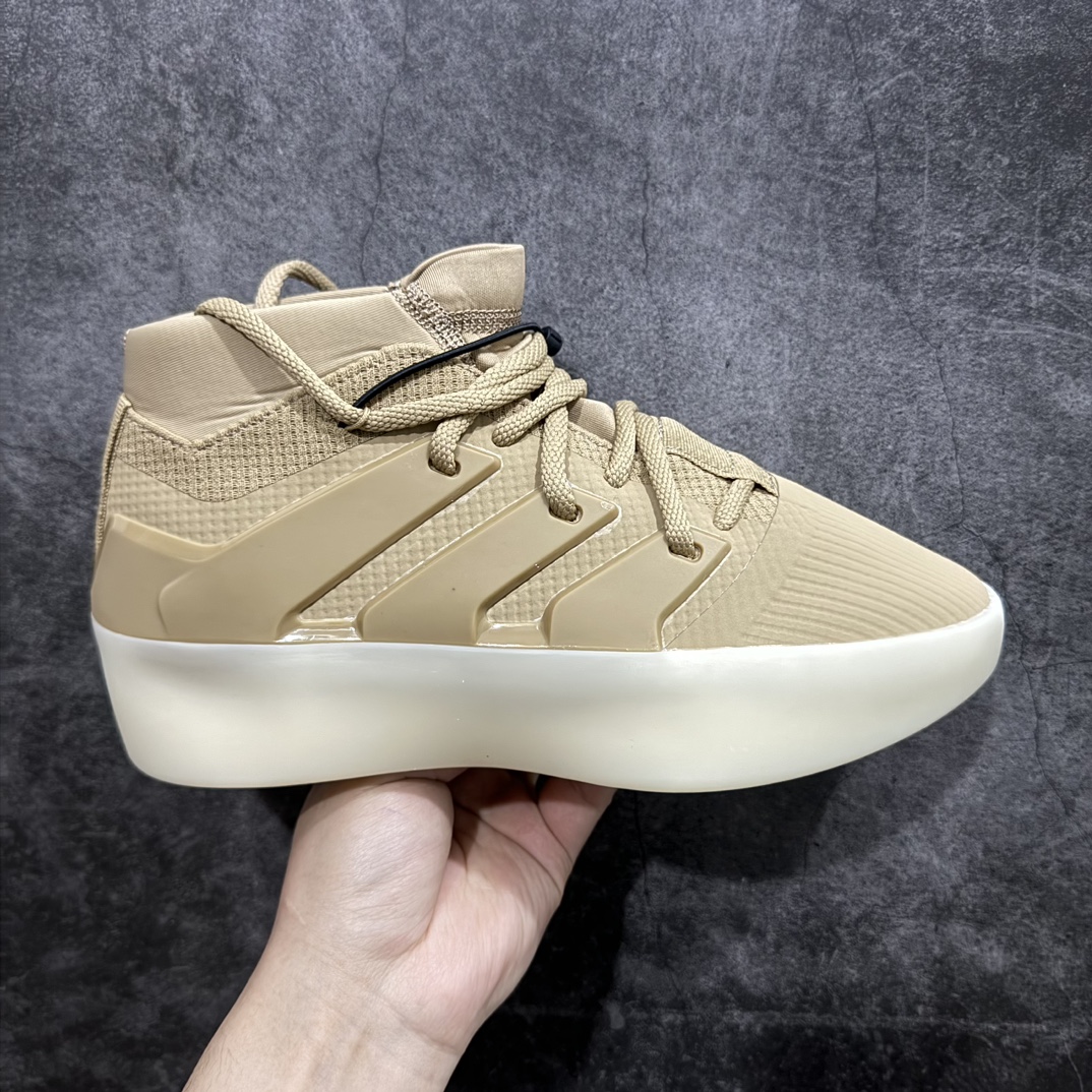 【纯原版】 Fear of God Athletics x Adidas Basketball FOG联名高帮篮球鞋 IE6177n年度大戏 匠心打造 开发时长超过半年 独家私模百万磨具冲刀加持 广硕原厂全套原纸板楦头开发 原厂特供皮料加持 确保原汁原味 Jerry Lorenzo备受期待的Fear of God Athletics I Basketball系列首发推出 恰如其分地命名为\”The One\”终于首次亮相 此次发布的焦点是迷人的 Carbon 碳黑配色 无缝融合了时尚和运动领域 为了体现Fear of God的独特风格 I Basketball通过时尚的低帮和独特的半透明橡胶外底展示其身份 同时以优质针织鞋面搭配氯丁橡胶鞋领和脚踝松紧绳 提升舒适度和灵活性 外搭TPU薄膜覆面 搭配Lightstrike中底 缔造顶级舒适度 该设计融入了标志性元素 如3条纹模鞋侧支撑 灵感来自Adidas三道杆 其他细节包括鞋头上的浮雕Adidas标志和鞋跟上的黑条 带有Fear of God标志SIZE：36 36.5 37.5 38 38.5 39 40 40.5 41 42 42.5 43 44 44.5 45 46 47 编码：LDS460480-鞋库