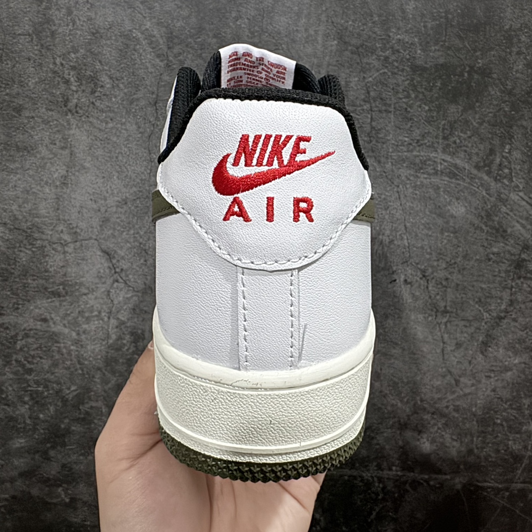 公司级NikeAirForce1Low07白黑军绿勾原楦头原纸板打造纯正低帮空军版型专注外贸渠道全掌内置