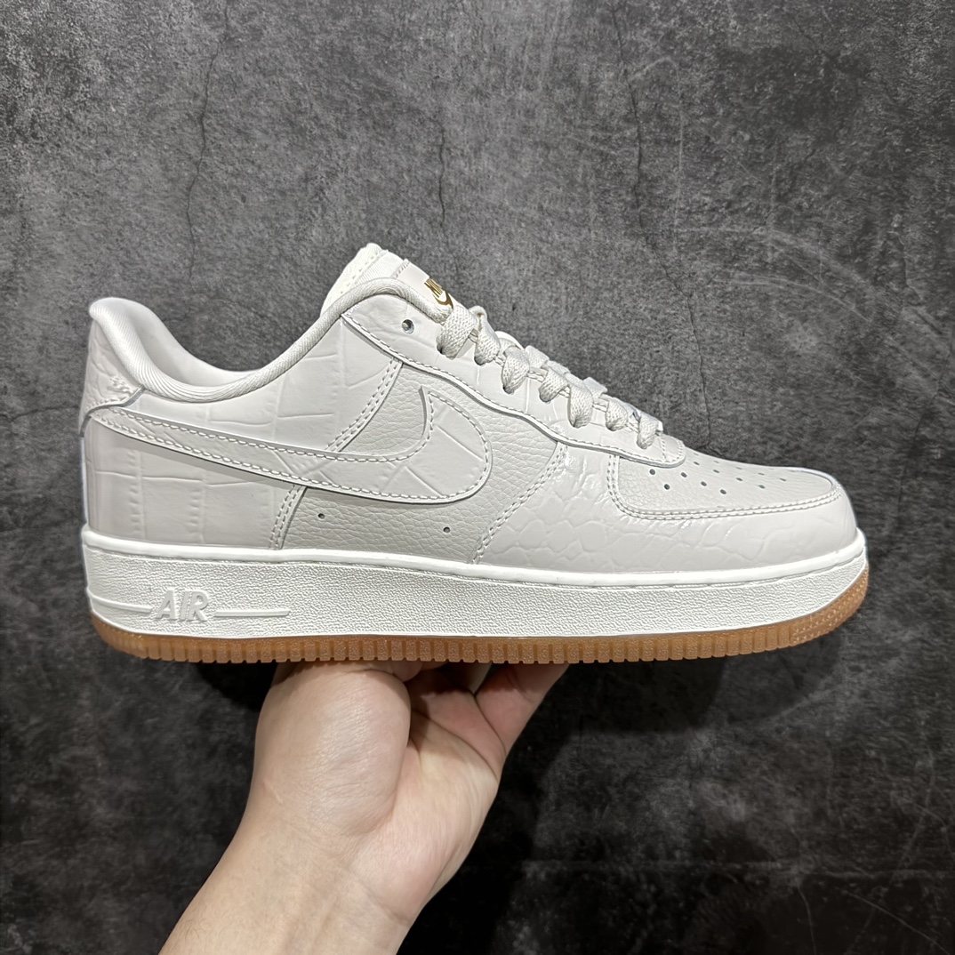 【公司级】Nike Air Force 1 Low 07 米白n原楦头原纸板 打造纯正低帮空军版型 专注外贸渠道 全掌内置蜂窝气垫原盒配件 原厂中底钢印、拉帮完美官方货号：DZ2708 001 Size：36 36.5 37.5 38 38.5 39 40 40.5 41 42 42.5 43 44 44.5 45 编码：HXS250260-鞋库