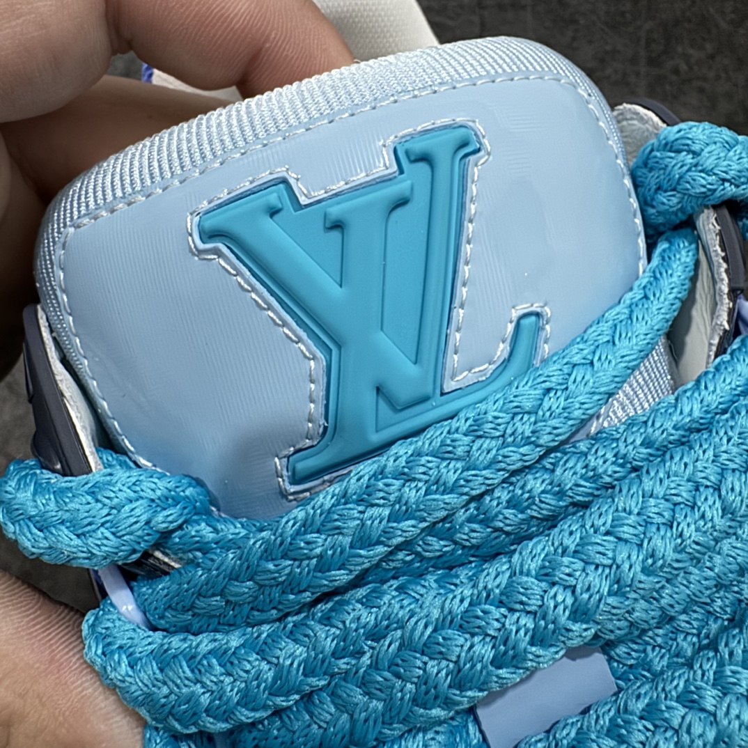 图片[6]-【无胶顶级鞋盒无字版】Louis Vuitton LV 路易威登 Trainer Maxi 胖丁 低帮休闲板鞋全新私人订单出货 海淘代购同渠道 正确折叠鞋盒 平台外贸高端零售专供品质 原版开发 完美楦型 还原度达到98% 鞋面独家订制压纹漆皮 大底TPU 私模Tpu大底 三色组合厚底 完美增高4-5cm 提供原版可配备对比 拒绝市场吹嘘所谓原版开发  尺码：35 36 37 38 39 40 41 42 43 44 45 编码：SJK550580-莆田鞋批发中心