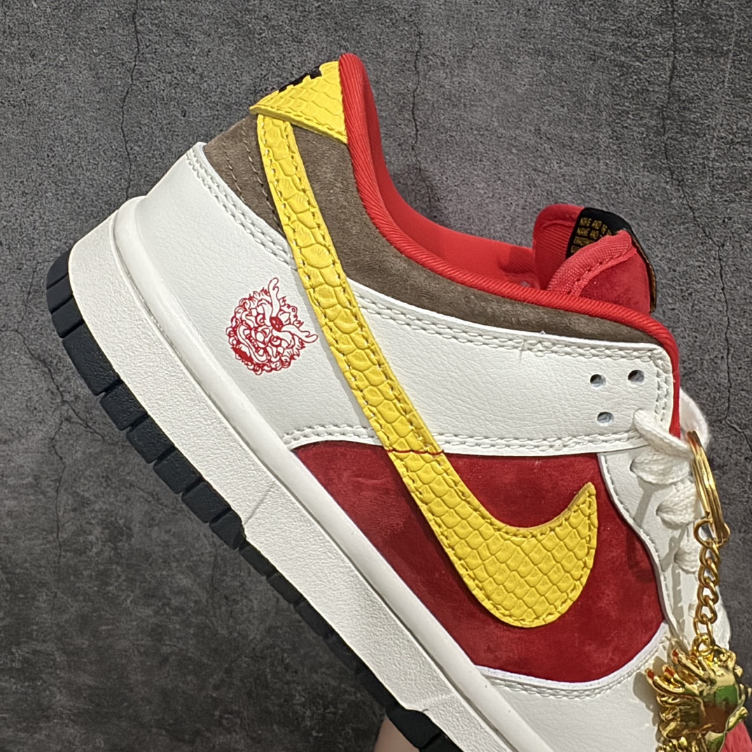 图片[7]-【定制版】Nike Dunk Low 中国龙限定 猛龙过江n此款灵感来源于龙年。鞋身盛开中国龙，搭配祥云，寓意吉祥如意。 货号：FC1688-161 Size：35.5 36 36.5 37.5 38 38.5 39 40 40.5 41 42 42.5 43 44 44.5 45 46 47.5  编码：HXS250270-鞋库