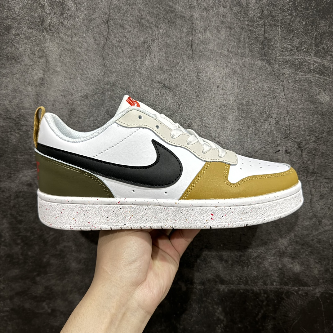 【芯片版本】Nike Court Borough Low 2休闲运动板鞋 纯原版本n低帮百搭透气休闲运动板鞋，经典耐用的设计，兼顾舒适脚感和出众风范，演绎匠心之作。结构性的支撑贴合感结合复古篮球设计，塑就场外全明星风范官方货号: HF0744 109n码数：36 36.5 37.5 38 38.5 39 40 40.5 41 42 42.5 43 44 44.5 45 编码：LDS240260-鞋库