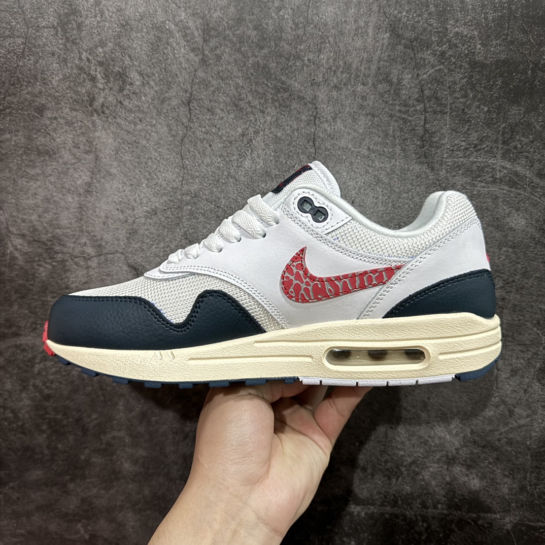 图片[2]-【公司级】NK Air Max 1初代复古气垫慢跑鞋 DH1348-148n由Tinker Hatfeld和Mark Parker在1987年设计 灵感来自于巴黎蓬皮杜中心 在参观了蓬皮杜中心之后提出了Air Max的标志性开窗可视气垫的理念 并将其实际开发成功 是NK史上第一双可视气垫跑鞋 凭借着Air Max气垫带来的舒适脚感和鞋面面料上的不断精进才使得Air Max 1在现如今都是复古慢跑鞋的首选 深厚的历史渊源 独特的流线形设计 极为复古的外观使得它深受鞋迷的喜爱SIZE：36 36.5 37.5 38 38.5 39 40 40.5 41 42 42.5 43 44 44.5 45 46 47.5 编码：LDS240260-莆田鞋批发中心