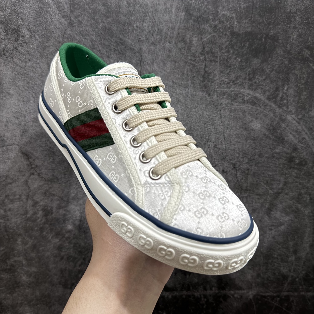 图片[3]-【海外专供版】Gucci Tennis 1977 Print Sneaker古驰帆布印花复古休闲运动板鞋nn纯原级别 独家定制全身20几个细节点全部做到一致还原吊打市面所有版本 独家原装套装配件官方同源渠道原装订单 采用拼接透气帆布鞋面材质n原装一致鞋舌仿磨环保纸垫n原装雪梨形超软沙绒纸团 内嵌超软皮内里+脚垫#附送购物袋+身份卡+硬质礼盒#中底高弹PU材质+双层TPR无缝隙串色技术组合大底区别市面版本 Size： 35 36 37 38 39 40 41 42 43 44 编码：KH390420-鞋库