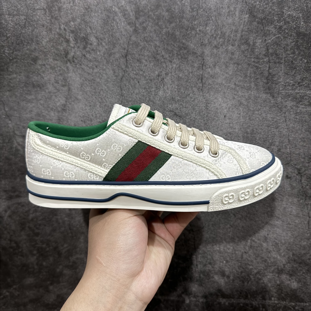 【海外专供版】Gucci Tennis 1977 Print Sneaker古驰帆布印花复古休闲运动板鞋nn纯原级别 独家定制全身20几个细节点全部做到一致还原吊打市面所有版本 独家原装套装配件官方同源渠道原装订单 采用拼接透气帆布鞋面材质n原装一致鞋舌仿磨环保纸垫n原装雪梨形超软沙绒纸团 内嵌超软皮内里+脚垫#附送购物袋+身份卡+硬质礼盒#中底高弹PU材质+双层TPR无缝隙串色技术组合大底区别市面版本 Size： 35 36 37 38 39 40 41 42 43 44 编码：KH390420-鞋库