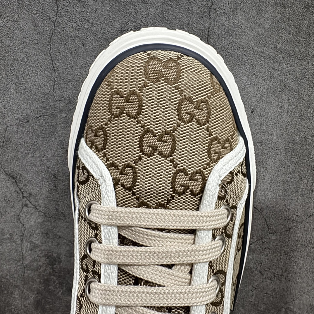 图片[5]-【海外专供版】Gucci Tennis 1977 Print Sneaker古驰帆布印花复古休闲运动板鞋nn纯原级别 独家定制全身20几个细节点全部做到一致还原吊打市面所有版本 独家原装套装配件官方同源渠道原装订单 采用拼接透气帆布鞋面材质n原装一致鞋舌仿磨环保纸垫n原装雪梨形超软沙绒纸团 内嵌超软皮内里+脚垫#附送购物袋+身份卡+硬质礼盒#中底高弹PU材质+双层TPR无缝隙串色技术组合大底区别市面版本 Size： 35 36 37 38 39 40 41 42 43 44 编码：KH390420-鞋库