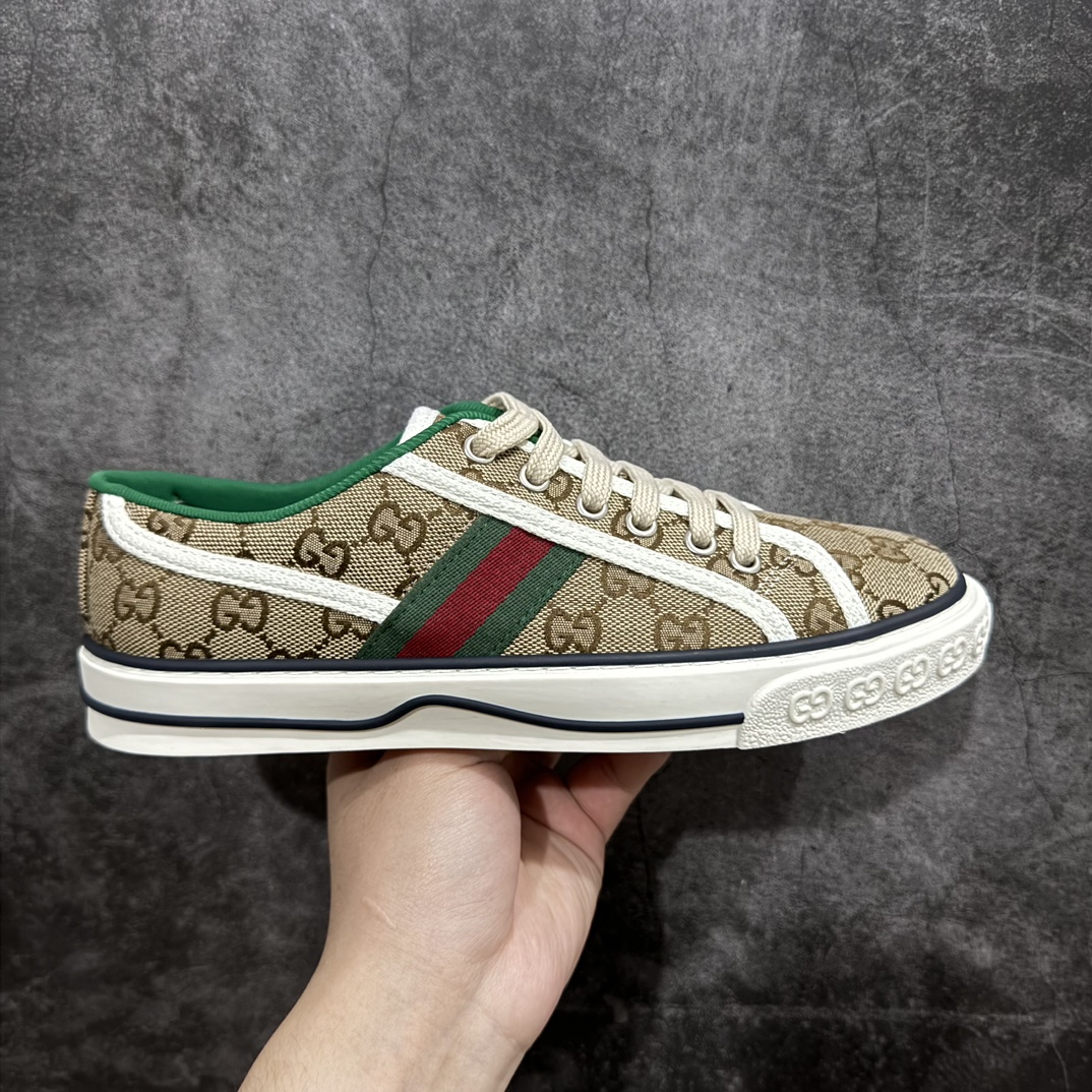 【海外专供版】Gucci Tennis 1977 Print Sneaker古驰帆布印花复古休闲运动板鞋nn纯原级别 独家定制全身20几个细节点全部做到一致还原吊打市面所有版本 独家原装套装配件官方同源渠道原装订单 采用拼接透气帆布鞋面材质n原装一致鞋舌仿磨环保纸垫n原装雪梨形超软沙绒纸团 内嵌超软皮内里+脚垫#附送购物袋+身份卡+硬质礼盒#中底高弹PU材质+双层TPR无缝隙串色技术组合大底区别市面版本 Size： 35 36 37 38 39 40 41 42 43 44 编码：KH390420-鞋库