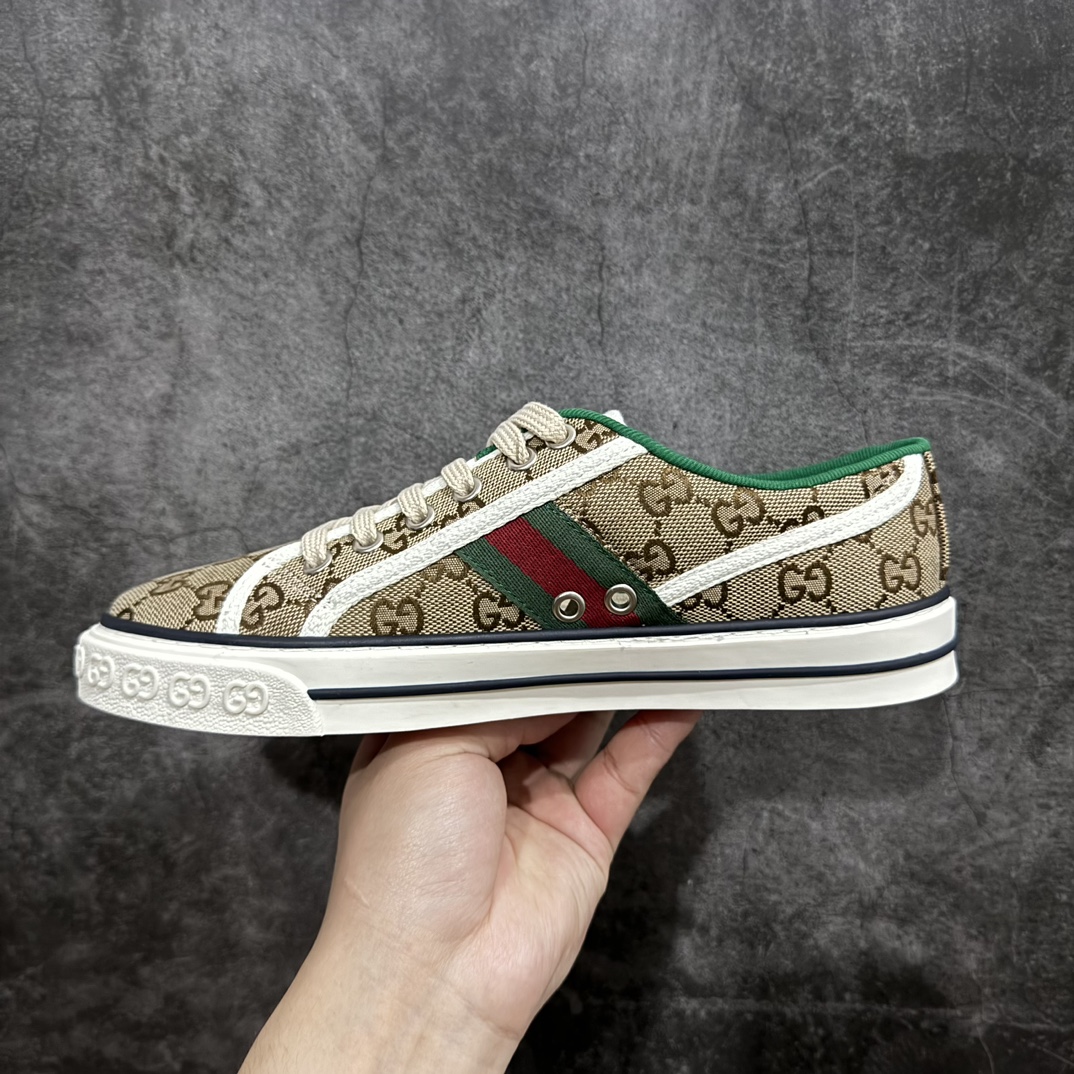 图片[2]-【海外专供版】Gucci Tennis 1977 Print Sneaker古驰帆布印花复古休闲运动板鞋nn纯原级别 独家定制全身20几个细节点全部做到一致还原吊打市面所有版本 独家原装套装配件官方同源渠道原装订单 采用拼接透气帆布鞋面材质n原装一致鞋舌仿磨环保纸垫n原装雪梨形超软沙绒纸团 内嵌超软皮内里+脚垫#附送购物袋+身份卡+硬质礼盒#中底高弹PU材质+双层TPR无缝隙串色技术组合大底区别市面版本 Size： 35 36 37 38 39 40 41 42 43 44 编码：KH390420-鞋库