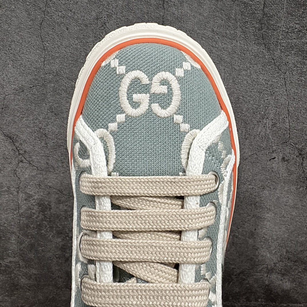 图片[5]-【海外专供版】Gucci Tennis 1977 Print Sneaker古驰帆布印花复古休闲运动板鞋nn纯原级别 独家定制全身20几个细节点全部做到一致还原吊打市面所有版本 独家原装套装配件官方同源渠道原装订单 采用拼接透气帆布鞋面材质n原装一致鞋舌仿磨环保纸垫n原装雪梨形超软沙绒纸团 内嵌超软皮内里+脚垫#附送购物袋+身份卡+硬质礼盒#中底高弹PU材质+双层TPR无缝隙串色技术组合大底区别市面版本 Size： 35 36 37 38 39 40 41 42 43 44 编码：KH390420-鞋库