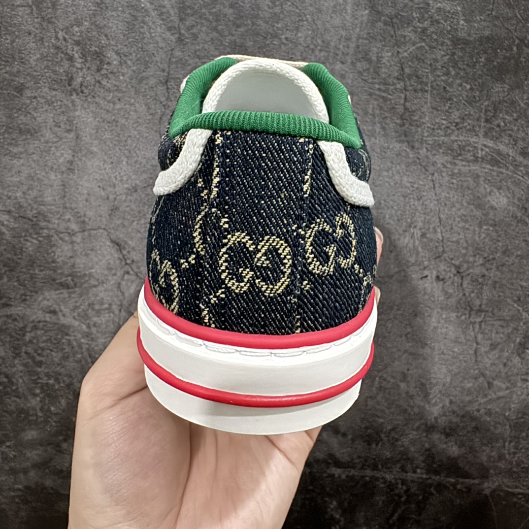 图片[4]-【海外专供版】Gucci Tennis 1977 Print Sneaker古驰帆布印花复古休闲运动板鞋nn纯原级别 独家定制全身20几个细节点全部做到一致还原吊打市面所有版本 独家原装套装配件官方同源渠道原装订单 采用拼接透气帆布鞋面材质n原装一致鞋舌仿磨环保纸垫n原装雪梨形超软沙绒纸团 内嵌超软皮内里+脚垫#附送购物袋+身份卡+硬质礼盒#中底高弹PU材质+双层TPR无缝隙串色技术组合大底区别市面版本 Size： 35 36 37 38 39 40 41 42 43 44 编码：KH390420-鞋库