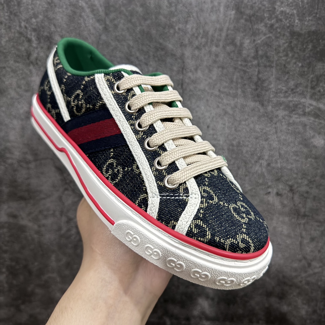 图片[3]-【海外专供版】Gucci Tennis 1977 Print Sneaker古驰帆布印花复古休闲运动板鞋nn纯原级别 独家定制全身20几个细节点全部做到一致还原吊打市面所有版本 独家原装套装配件官方同源渠道原装订单 采用拼接透气帆布鞋面材质n原装一致鞋舌仿磨环保纸垫n原装雪梨形超软沙绒纸团 内嵌超软皮内里+脚垫#附送购物袋+身份卡+硬质礼盒#中底高弹PU材质+双层TPR无缝隙串色技术组合大底区别市面版本 Size： 35 36 37 38 39 40 41 42 43 44 编码：KH390420-鞋库