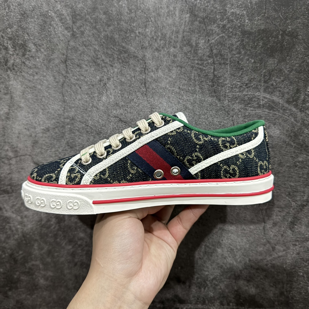 图片[2]-【海外专供版】Gucci Tennis 1977 Print Sneaker古驰帆布印花复古休闲运动板鞋nn纯原级别 独家定制全身20几个细节点全部做到一致还原吊打市面所有版本 独家原装套装配件官方同源渠道原装订单 采用拼接透气帆布鞋面材质n原装一致鞋舌仿磨环保纸垫n原装雪梨形超软沙绒纸团 内嵌超软皮内里+脚垫#附送购物袋+身份卡+硬质礼盒#中底高弹PU材质+双层TPR无缝隙串色技术组合大底区别市面版本 Size： 35 36 37 38 39 40 41 42 43 44 编码：KH390420-鞋库