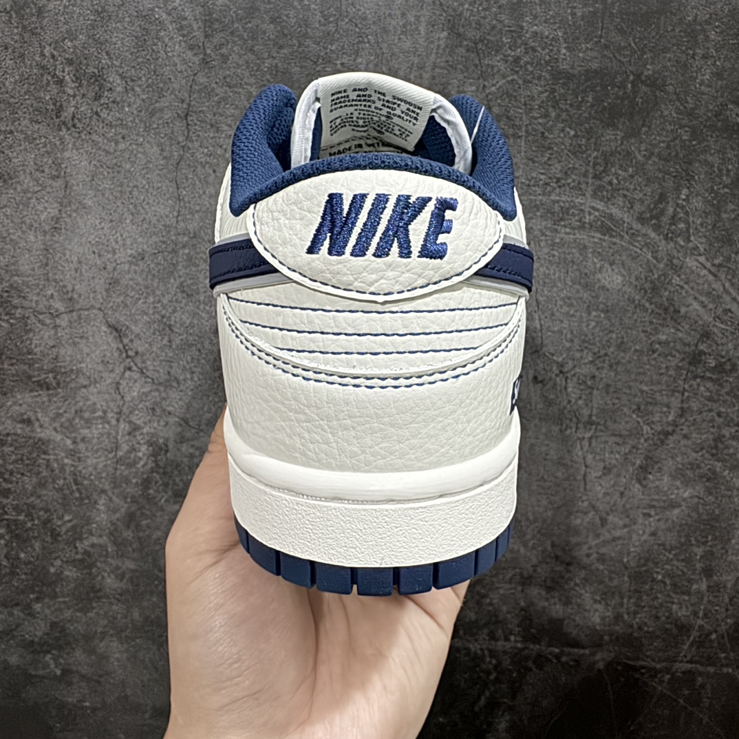 图片[4]-【定制版】Supreme x Nk SB Dunk Low 联名深蓝配色 低帮休闲运动滑板板鞋 RM2308-238n#3M反光 大厂纯原品质出货 纯正版型 定制鞋盒 皮料切割干净无任何毛边 细节完美 超高清洁度 尺码：36 36.5 37.5 38 38.5 39 40 40.5 41 42 42.5 43 44 44.5 45 编码：HXS320240-鞋库