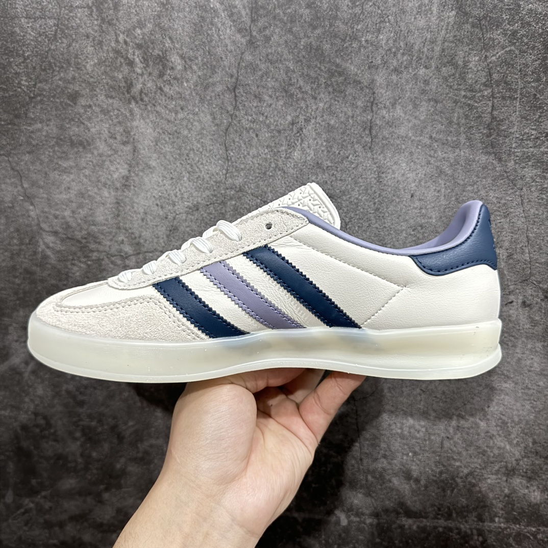 图片[2]-【纯原版】adidas originals Gazelle lndoor 百搭 舒适 减震 耐磨 低帮 板鞋 男女同款 白蓝独家原版原盒 原底原料 开模打造 原厂织唛鞋标 高精密准度n#原楦原纸板开发 匹配原版98%以上n#后跟垫棉独家呈现 反口里弧度正确n#原厂鞋垫 背胶 后跟电绣针数 与正品一致n#原厂皮料 原厂车缝线 质感无敌#皮料切割干净 无任何毛边 清洁度细节完美 货号：IG1643nSIZE：35.5 36 36.5 37.5 38 38.5 39 40 40.5 41 42 42.5 43 44 44.5 45  编码：H11250270-莆田鞋批发中心