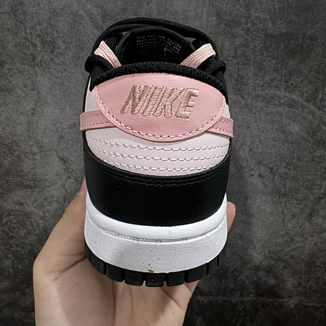 图片[4]-【纯原cs版本】Nike Dunk Low 东京树莓 黑粉 定制版解构绑带休闲板鞋n#配色灵感来源于黑色粉色撞色，简单明了，戈壁滩上的树莓，坚强成长，年轻人的朝气蓬勃。定制球鞋可以正常穿洗，穿着过程中尽量避免剧烈运动、暴力穿着、尖锐物体剐蹭以及高浓度有机溶剂。 货号：CW1590-100 尺码：36 36.5 37.5 38 38.5 39 40 编码：FS290310-鞋库