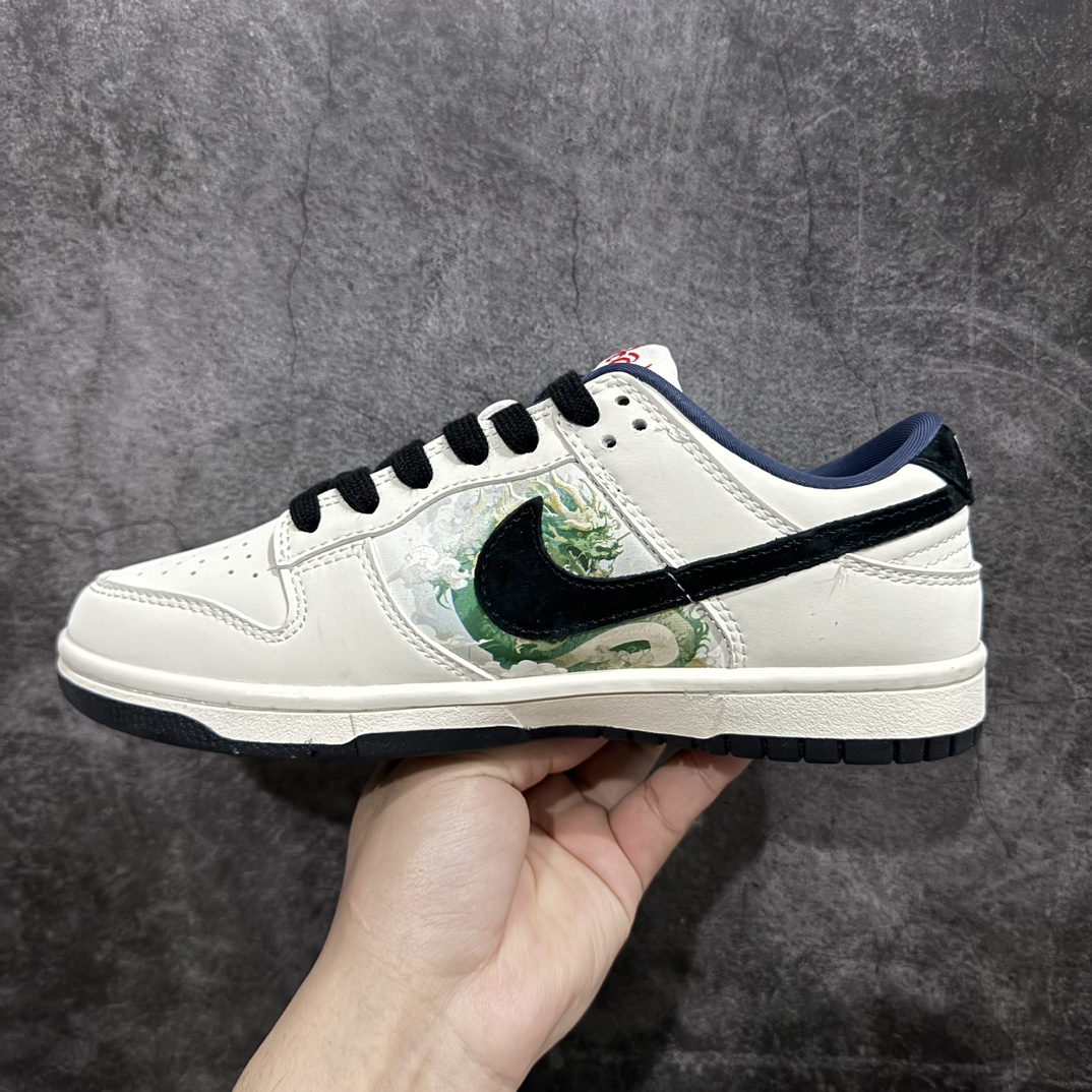 图片[2]-【定制版】Nk SB Dunk Low 中国年限定-青龙 周年高端定制 低帮休闲板鞋货号：XB3802-711n#定制鞋盒 大厂纯原品质出货 超高清洁度 皮料切割干净无任何毛边 细节完美 整体采用多色拼接 寓意努力奋斗 实现从平凡到卓越的转变 如龙般腾飞 大展宏图（附图赠送龙年吉祥物挂件一枚） 尺码：36 36.5 37.5 38 38.5 39 40 40.5 41 42 42.5 43 44 44.5 45 编码：HXS260280-莆田鞋批发中心