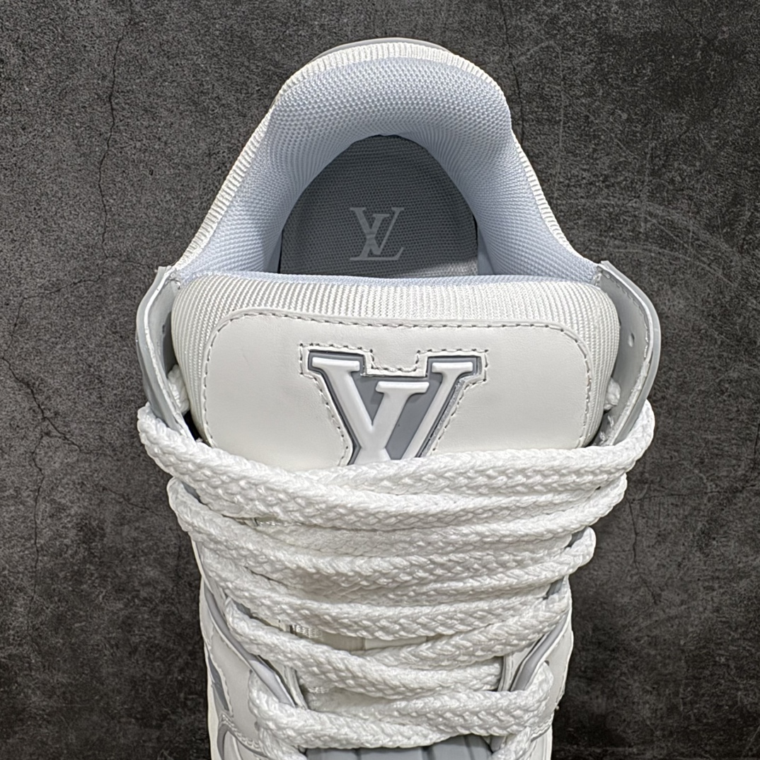 图片[8]-【广东纯原黄礼盒版】Louis Vuitton LV 路易威登 Trainer Maxi 胖丁 低帮休闲板鞋全新私人订单出货 海淘代购同渠道 正确折叠鞋盒 平台外贸高端零售专供品质 原版开发 完美楦型 还原度达到98% 鞋面独家订制压纹漆皮 大底TPU 私模Tpu大底 三色组合厚底 完美增高4-5cm 提供原版可配备对比 拒绝市场吹嘘所谓原版开发  尺码：35 36 37 38 39 40 41 42 43 44 45 编码：KH550580-鞋库