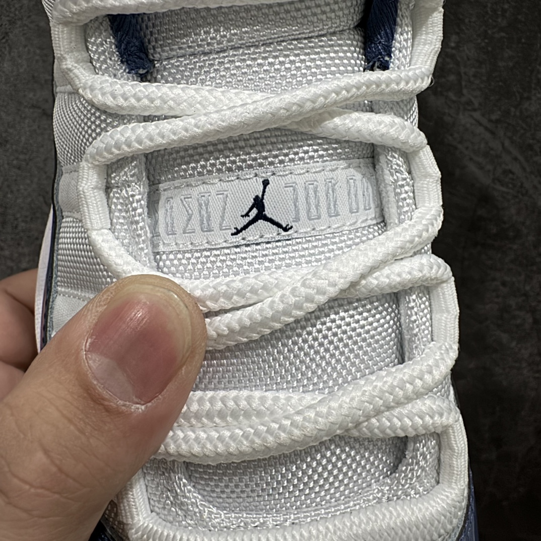 图片[6]-【莞产纯原】Air Jordan AJ11 Low WMNS \”Diffused Blue\” 低帮 海军蓝 FV5104-104n新货无氧化 原楦原档案数据开模打造原厂中底拉帮钢印 原厂漆皮防冻不开裂 头层皮料 原装鞋撑水晶大底正确色度色泽 原楦原数据刺绣原厂车缝走线及对位 毫厘不差 飞人logo采用原数据电脑刺绣 原装正品碳纤维真实碳板 增强抗扭 原内标 原盒标 正确官方原盒 原厂防氧化水晶外底 原厂配套厂全掌solo气垫Size：36 36.5 37.5 38 38.5 39 40 40.5 41 42 42.5 43 44 44.5 45 46 47.5 编码：AS460480-鞋库