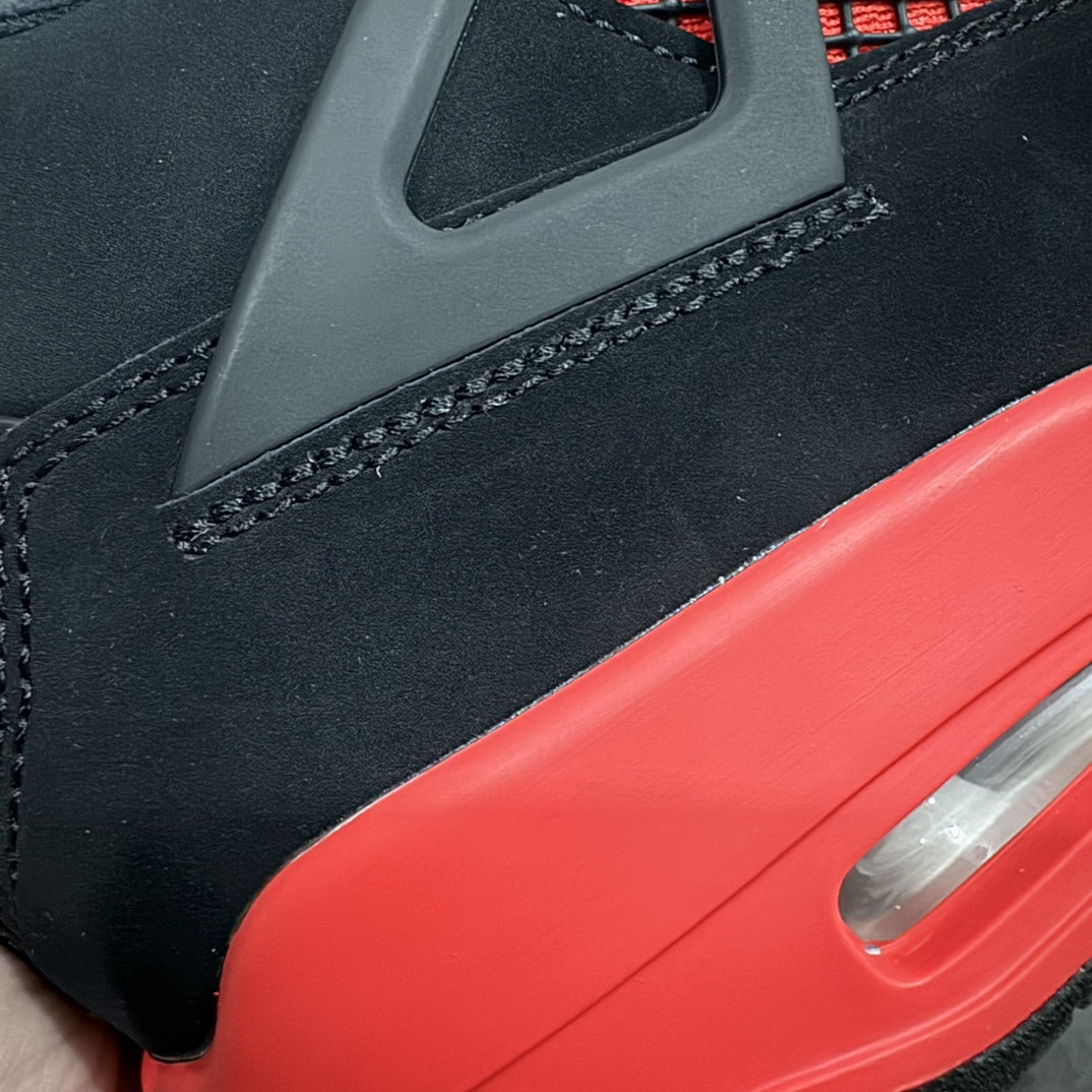 图片[2]-【纯原LW版本】Air Jordan AJ4 Retro \”Red Thunder\” 黑红雷电 CT8527-016n第一梯队最新批次 细节多次校对改良 接近完美 细节达到可过鉴定标准 耗时半年巨作 全套原纸板楦头开发 原厂特供皮料加持 确保原汁原味 完美呈现四代版型 一比一鞋头弧度高度鞋身弧度 数据细节工艺流程均保持原鞋一致 原厂TPU网格鞋带扣 正确内里网布 菱角分明不变形无多余毛边 柔软性质感一致于原鞋 原厂织唛标 原厂飞人电绣工艺 尾指中部跳三针 独家绑鞋带手法 印刷中底布 四线拉帮 米色美纹纸贴合固定 进口港宝加持 后跟自然饱满 全鞋荧光划线卡点 追求极致完美 每一双都是工艺品 多重QC质检 超越公司货的品控标准 实实在在的免检产品 尺码：40 40.5 41 42 42.5 43 44 44.5 45 46 47.5 48.5 编码：X10450480-鞋库