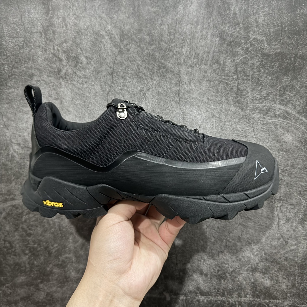 【莞产纯原】ROA Hiking Katharina Low Sneaker 卡塔琳娜 登山款 广东原厂代工出品 原楦型开发纸版 采用原装一致防水头层磨砂牛皮鞋面材质 环抱式防剐蹭硫化橡胶片组合Vibram黄金防滑耐磨橡胶大底 重新颠覆登山鞋,意大利小众鞋履品牌 RO22系列低帮系带户外防水徒步登山运动鞋  尺码：36 37 38 39 40 41 42 43 44 45 编码：HH520550-鞋库