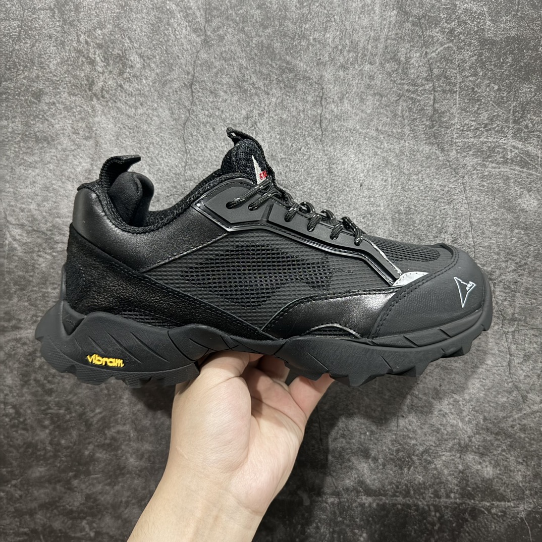 【莞产纯原】ROA Hiking Katharina Low Sneaker 卡塔琳娜 登山款 广东原厂代工出品 原楦型开发纸版 采用原装一致防水头层磨砂牛皮鞋面材质 环抱式防剐蹭硫化橡胶片组合Vibram黄金防滑耐磨橡胶大底 重新颠覆登山鞋,意大利小众鞋履品牌 RO22系列低帮系带户外防水徒步登山运动鞋  尺码：36 37 38 39 40 41 42 43 44 45 编码：HH520550-鞋库