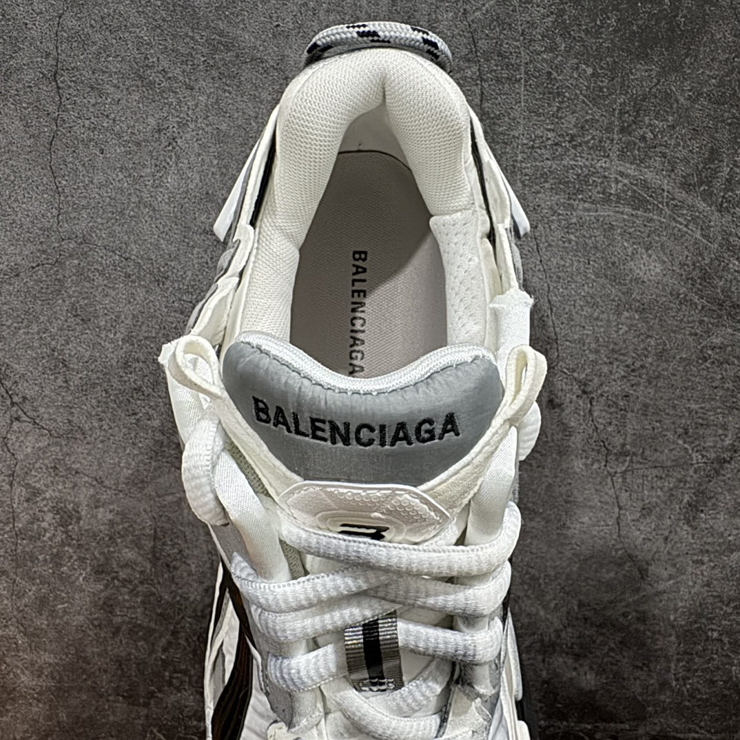 图片[8]-【XA版本】Balenciaga Runer 巴黎世家7代 破坏风 手工做旧款复古老爹鞋 黑灰布面做旧nn全新版本出货 核心配合工厂优势供应市场最优品质 鞋型细节做旧等都好于市场版本n不但比市场货好 而且比市场货便宜💪🏻n原厂点胶工艺同步原鞋 区别市面所有版本n非市面所有固定TPU，原厂订制胶棒 一切细节高端还原  ，欢迎挑刺💪🏻 尺码：35-46 编码：DF490520-鞋库