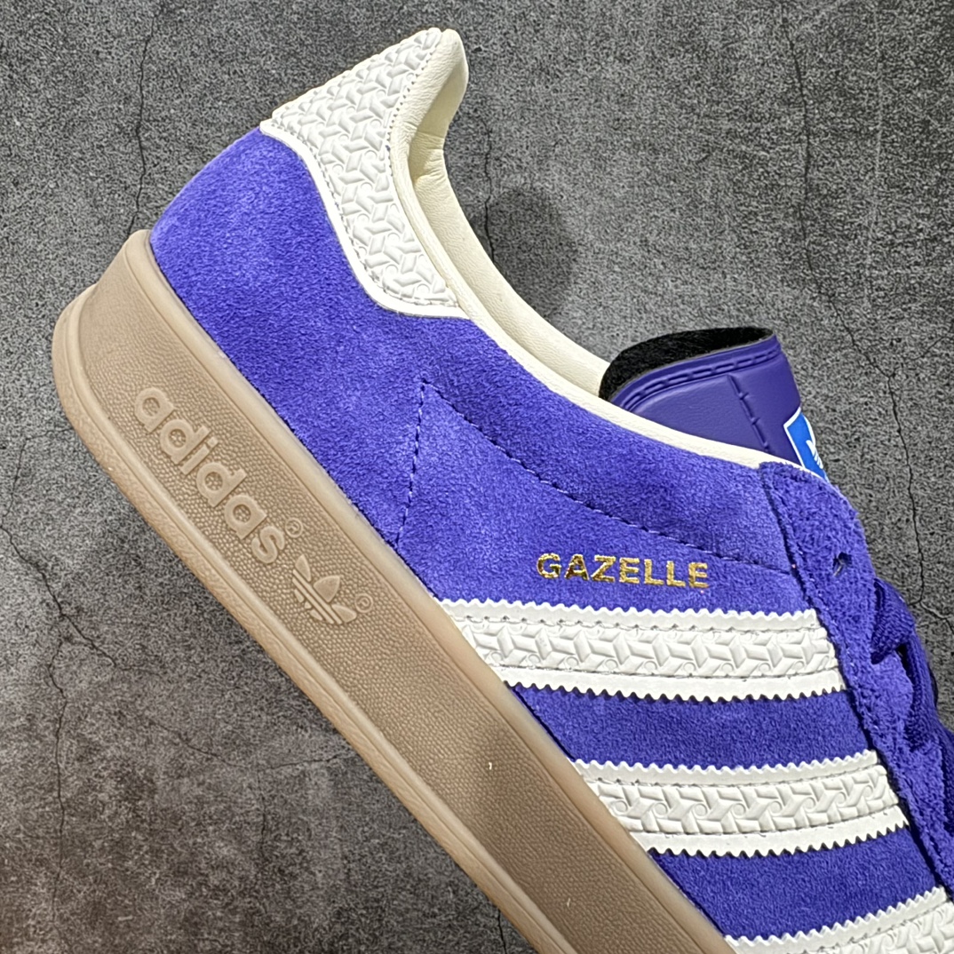 图片[7]-【纯原版】Adidas Originals Gazelle Indoor  防滑低帮T头德训鞋 GZ复古系列 紫白色IF1806nn最强版出货💪🏻正确猪八材料 毛绒感质感都特别强 非普通版本n市场最高版本完美还原zp细节，注意区别市场任何版本，完全不是一路货色‼️n全鞋原材料打造，无任何色差，正确鞋型，后跟港宝材料定型，正确微透生胶大底，反口内里头层细腻小牛皮，纸板中底 鞋垫背胶，侧面正确烫金压印字母，所有细节完美还原‼️ 尺码：35 36 36.5 37 38 38.5 39 40 40.5 41 42 42.5 43 44 44.5 45 编码：NM250270-鞋库