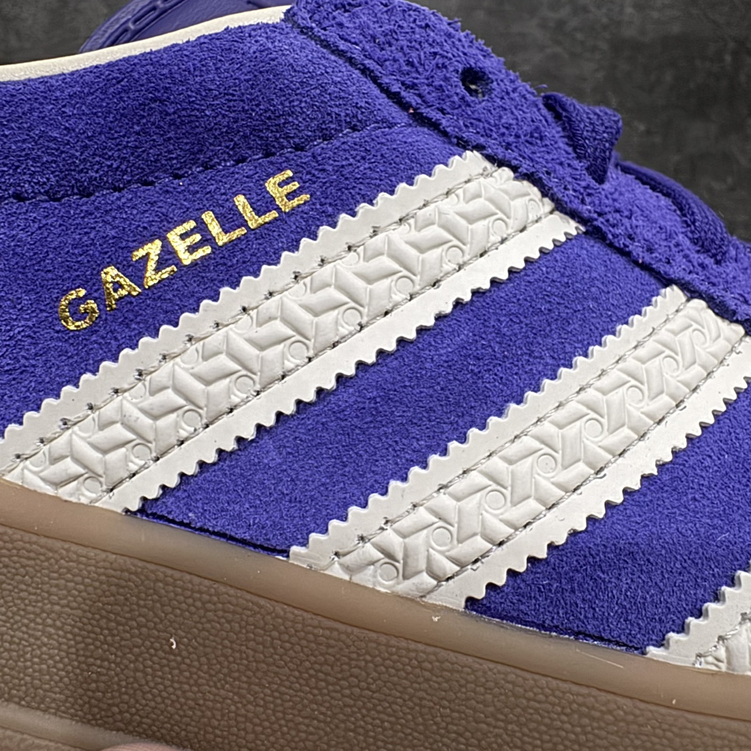 图片[2]-【纯原版】Adidas Originals Gazelle Indoor  防滑低帮T头德训鞋 GZ复古系列 紫白色IF1806nn最强版出货💪🏻正确猪八材料 毛绒感质感都特别强 非普通版本n市场最高版本完美还原zp细节，注意区别市场任何版本，完全不是一路货色‼️n全鞋原材料打造，无任何色差，正确鞋型，后跟港宝材料定型，正确微透生胶大底，反口内里头层细腻小牛皮，纸板中底 鞋垫背胶，侧面正确烫金压印字母，所有细节完美还原‼️ 尺码：35 36 36.5 37 38 38.5 39 40 40.5 41 42 42.5 43 44 44.5 45 编码：NM250270-鞋库