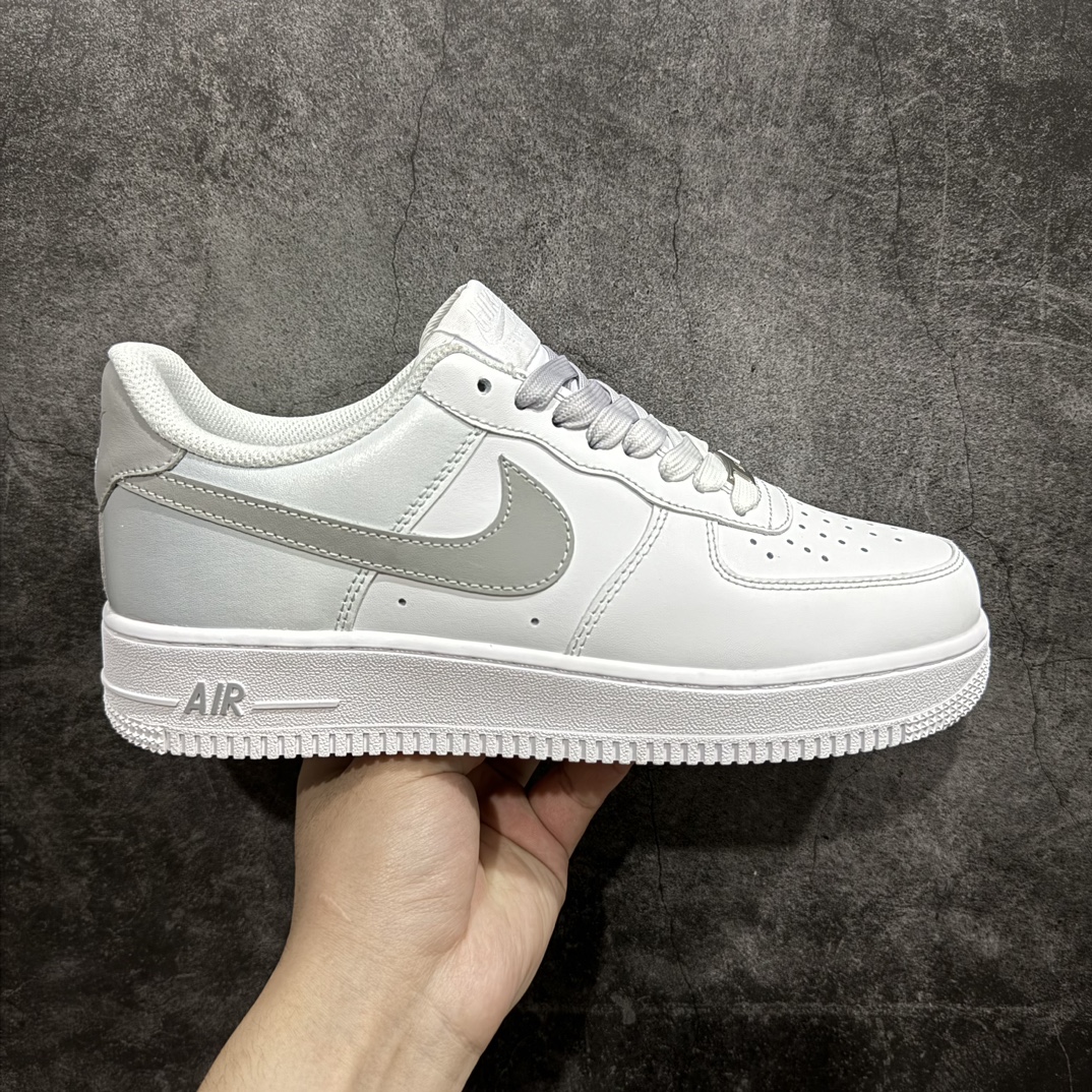 【公司级】Nk Air Force 1\’07 Low 官方爆款定制 二次元主题 渐变灰勾 空军一号低帮休闲板鞋 FN0366-102n定制皮料 定制鞋盒 原楦原纸板 纯正空军版型 内置全掌气垫 尺码：36 36.5 37.5 38 38.5 39 40 40.5 41 42 42.5 43 44 44.5 45  编码：LF270280-莆田鞋批发中心