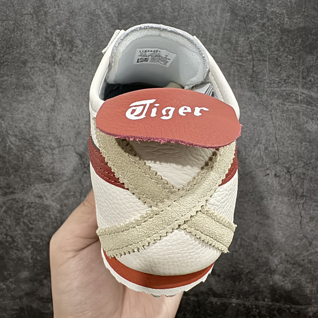 图片[4]-【纯原头层版】Asics Onitsuka Tiger MEXICO 66 亚瑟士鬼冢虎复古经典板鞋n市场王者选手 海外订单工厂出品目前全市场最好的品质没有之一n纯原小羊皮材料 质感柔软度满分n长期生产补货永不断码 超成熟稳定的做工品控 原装全套纸板楦头开发 原汁原味 完美呈现版型私模正确鞋底咬花纹路 一比一鞋头弧度高度鞋身弧度绝不口嗨 细节品控鞋型随意秒杀市面原档咬花纹路私模大底 一个单元有六个三角形总体形拼接呈现花瓣状 官方四联吊牌原装Ortholite轻量化鞋垫 原盒原配 质保卡 说明书 钢印防尘纸 纸板中底带钢印 乳胶组合鞋垫 支持全方位的对比专柜产品从款式颜色造型上体现出追求舒适和细节的完美 鞋类更是推崇手工制作的严谨与完美 融舒适性与可穿性的设计风格 注重细节的完美和别致魅力 既保持稳重 又不失轻松的时尚感  尺码：36 37 37.5 38 39 39.5 40 40.5 41.5 42 42.5 43.5 44 45 编码：NM235260-鞋库