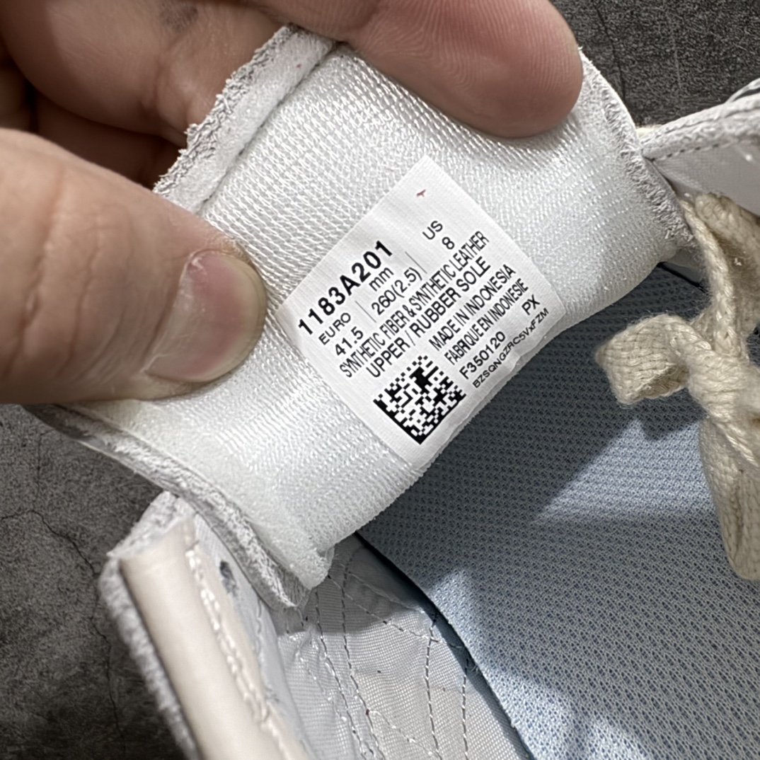 图片[6]-【纯原头层版】Asics Onitsuka Tiger MEXICO 66 亚瑟士鬼冢虎复古经典板鞋n市场王者选手 海外订单工厂出品目前全市场最好的品质没有之一n纯原小羊皮材料 质感柔软度满分n长期生产补货永不断码 超成熟稳定的做工品控 原装全套纸板楦头开发 原汁原味 完美呈现版型私模正确鞋底咬花纹路 一比一鞋头弧度高度鞋身弧度绝不口嗨 细节品控鞋型随意秒杀市面原档咬花纹路私模大底 一个单元有六个三角形总体形拼接呈现花瓣状 官方四联吊牌原装Ortholite轻量化鞋垫 原盒原配 质保卡 说明书 钢印防尘纸 纸板中底带钢印 乳胶组合鞋垫 支持全方位的对比专柜产品从款式颜色造型上体现出追求舒适和细节的完美 鞋类更是推崇手工制作的严谨与完美 融舒适性与可穿性的设计风格 注重细节的完美和别致魅力 既保持稳重 又不失轻松的时尚感  尺码：36 37 37.5 38 39 39.5 40 40.5 41.5 42 42.5 43.5 44 45 编码：NM235260-鞋库