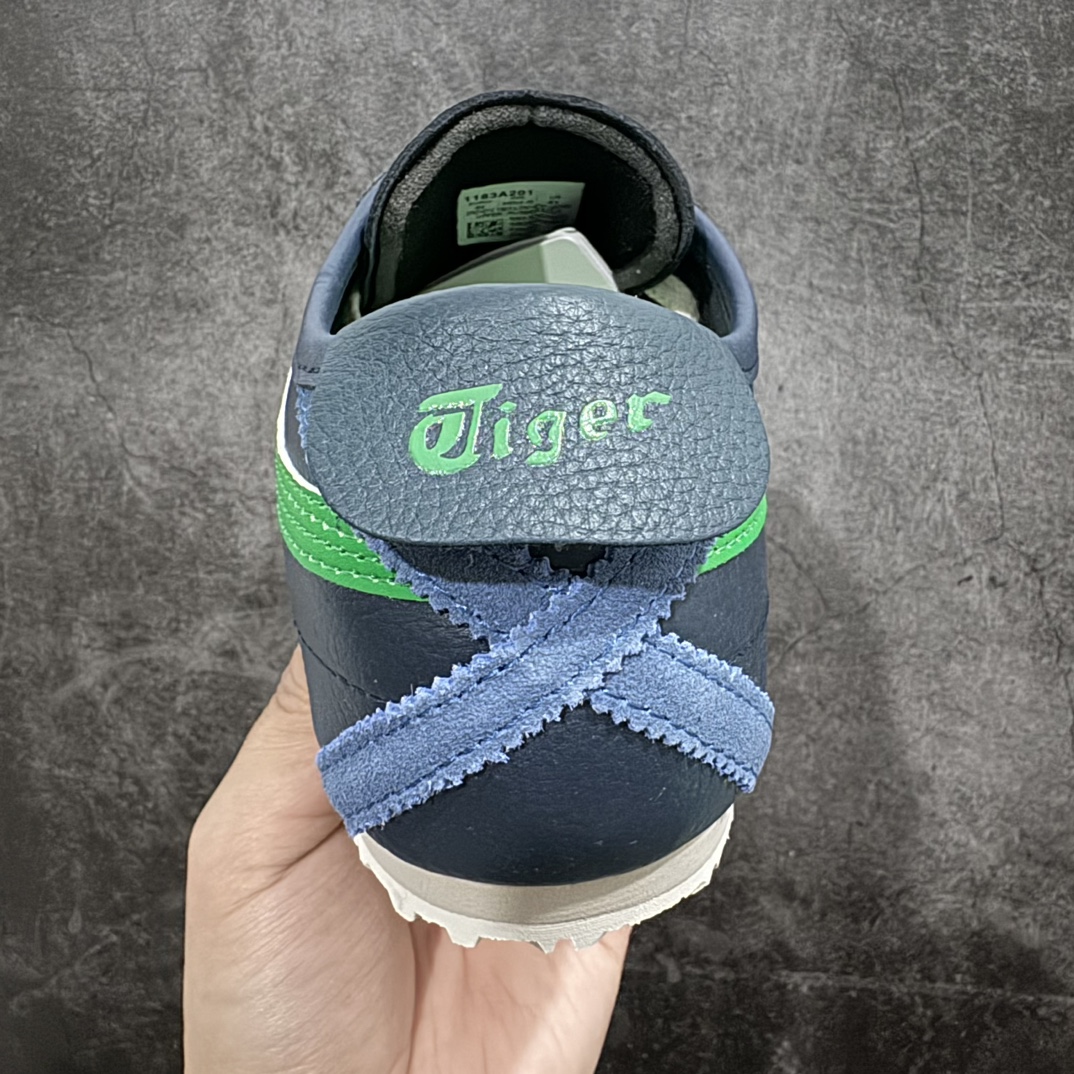 图片[4]-【纯原头层版】Asics Onitsuka Tiger MEXICO 66 亚瑟士鬼冢虎复古经典板鞋n市场王者选手 海外订单工厂出品目前全市场最好的品质没有之一n纯原小羊皮材料 质感柔软度满分n长期生产补货永不断码 超成熟稳定的做工品控 原装全套纸板楦头开发 原汁原味 完美呈现版型私模正确鞋底咬花纹路 一比一鞋头弧度高度鞋身弧度绝不口嗨 细节品控鞋型随意秒杀市面原档咬花纹路私模大底 一个单元有六个三角形总体形拼接呈现花瓣状 官方四联吊牌原装Ortholite轻量化鞋垫 原盒原配 质保卡 说明书 钢印防尘纸 纸板中底带钢印 乳胶组合鞋垫 支持全方位的对比专柜产品从款式颜色造型上体现出追求舒适和细节的完美 鞋类更是推崇手工制作的严谨与完美 融舒适性与可穿性的设计风格 注重细节的完美和别致魅力 既保持稳重 又不失轻松的时尚感  尺码：36 37 37.5 38 39 39.5 40 40.5 41.5 42 42.5 43.5 44 45 编码：NM235260-鞋库