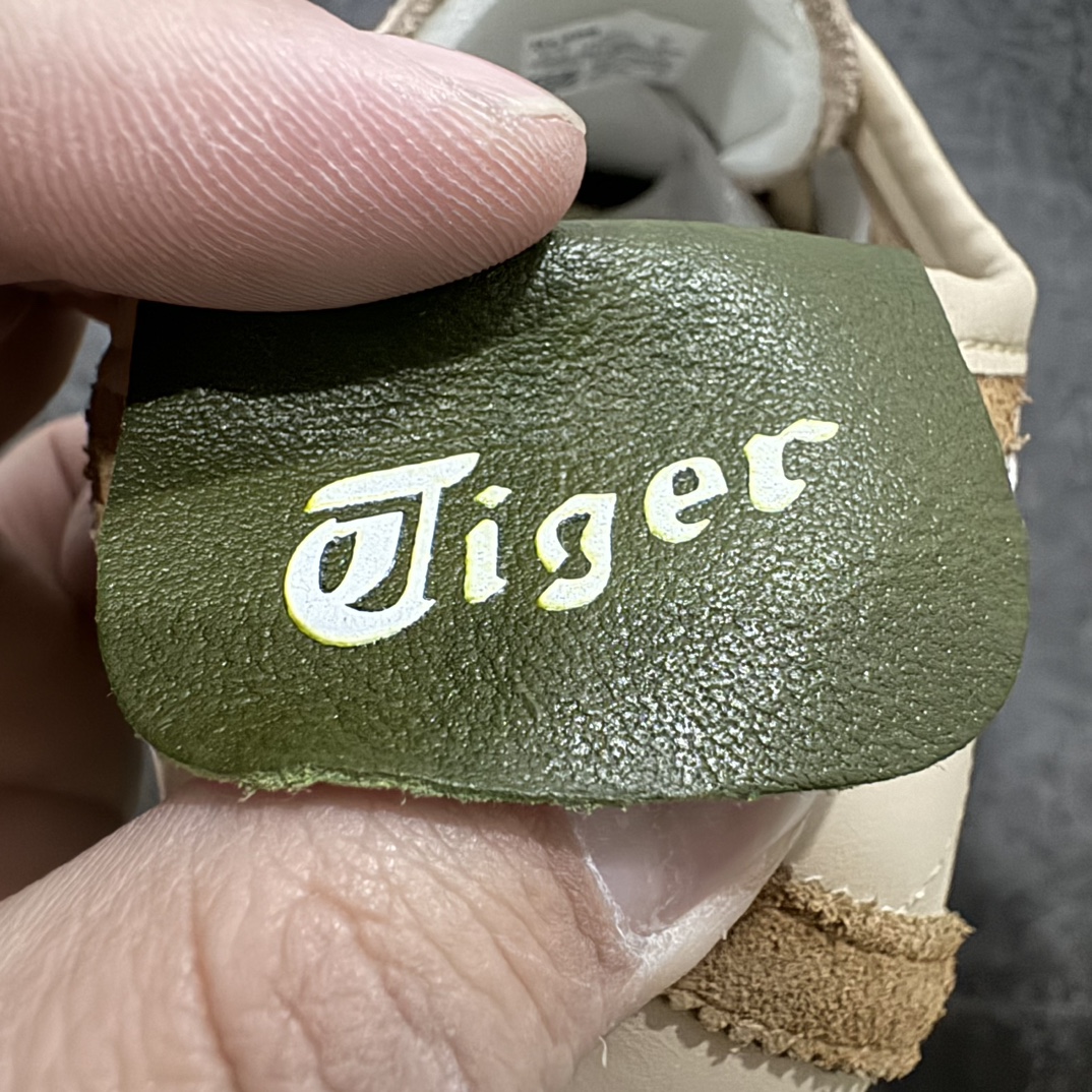 图片[2]-【纯原头层版】Asics Onitsuka Tiger MEXICO 66 亚瑟士鬼冢虎复古经典板鞋n市场王者选手 海外订单工厂出品目前全市场最好的品质没有之一n纯原小羊皮材料 质感柔软度满分n长期生产补货永不断码 超成熟稳定的做工品控 原装全套纸板楦头开发 原汁原味 完美呈现版型私模正确鞋底咬花纹路 一比一鞋头弧度高度鞋身弧度绝不口嗨 细节品控鞋型随意秒杀市面原档咬花纹路私模大底 一个单元有六个三角形总体形拼接呈现花瓣状 官方四联吊牌原装Ortholite轻量化鞋垫 原盒原配 质保卡 说明书 钢印防尘纸 纸板中底带钢印 乳胶组合鞋垫 支持全方位的对比专柜产品从款式颜色造型上体现出追求舒适和细节的完美 鞋类更是推崇手工制作的严谨与完美 融舒适性与可穿性的设计风格 注重细节的完美和别致魅力 既保持稳重 又不失轻松的时尚感  尺码：36 37 37.5 38 39 39.5 40 40.5 41.5 42 42.5 43.5 44 45 编码：NM235260-鞋库